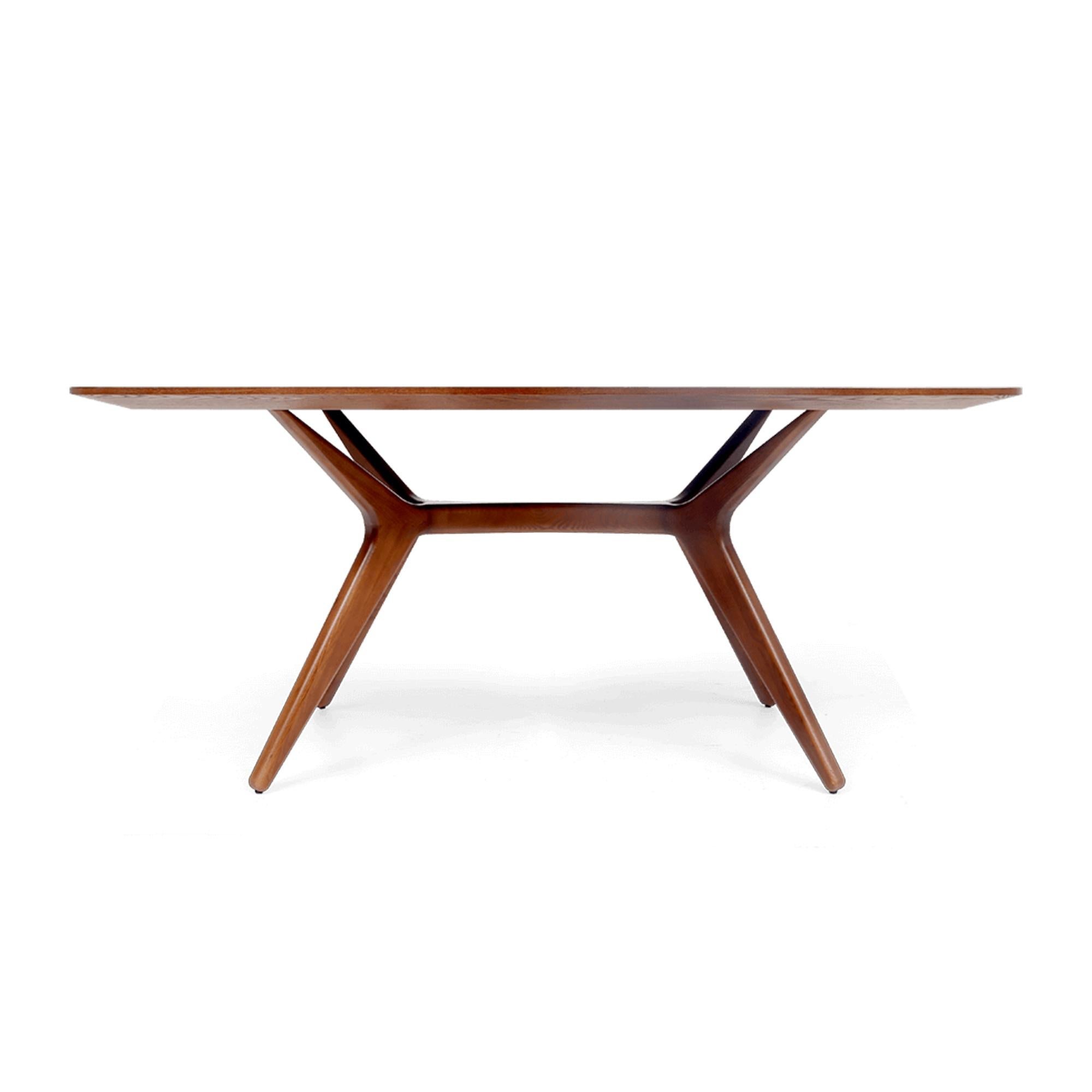 https://a.1stdibscdn.com/mid-century-modern-wooden-dining-table-in-walnut-for-sale-picture-6/f_55202/f_288897421658824070000/J_galds_1_master.jpg