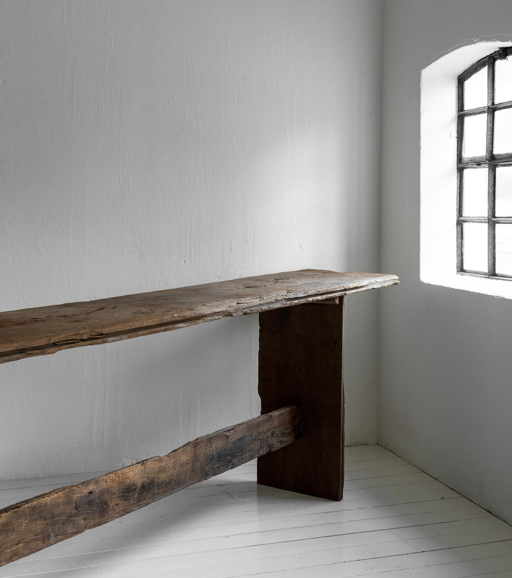 https://a.1stdibscdn.com/exceptional-bespoke-large-rustic-minimal-oak-console-table-for-sale-picture-5/f_25473/f_473577721762182135286/Jestebg_1_Feb2024_074_bearAus2500_master.jpg