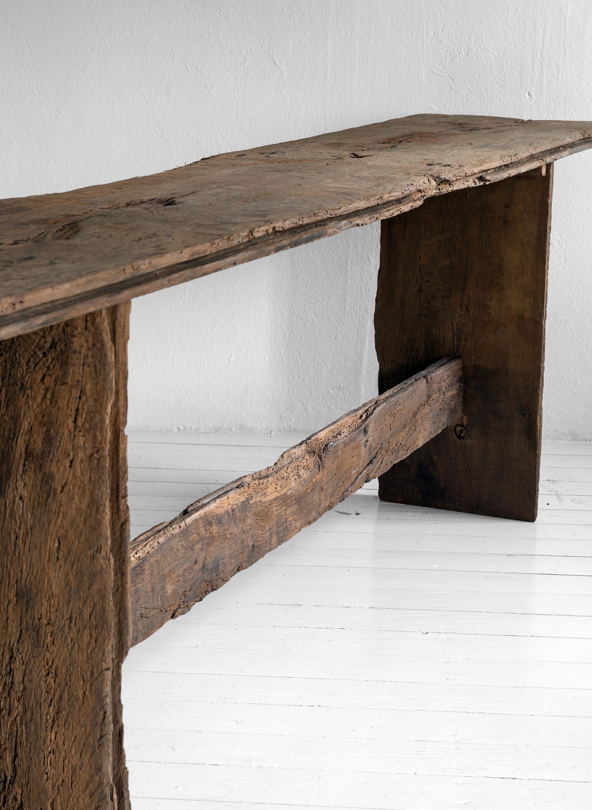 https://a.1stdibscdn.com/exceptional-bespoke-large-rustic-minimal-oak-console-table-for-sale-picture-10/f_25473/f_473577721762182140084/Jestebg_1_Feb2024_086_bearAus2500_master.jpg