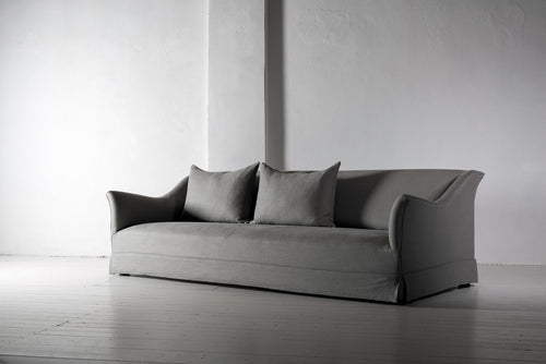 https://a.1stdibscdn.com/bespoke-handmade-belgian-linen-sofa-for-sale-picture-2/f_25473/f_124001811539967877466/Jesteburg_19_Okt18_027_bear2500_master.jpg