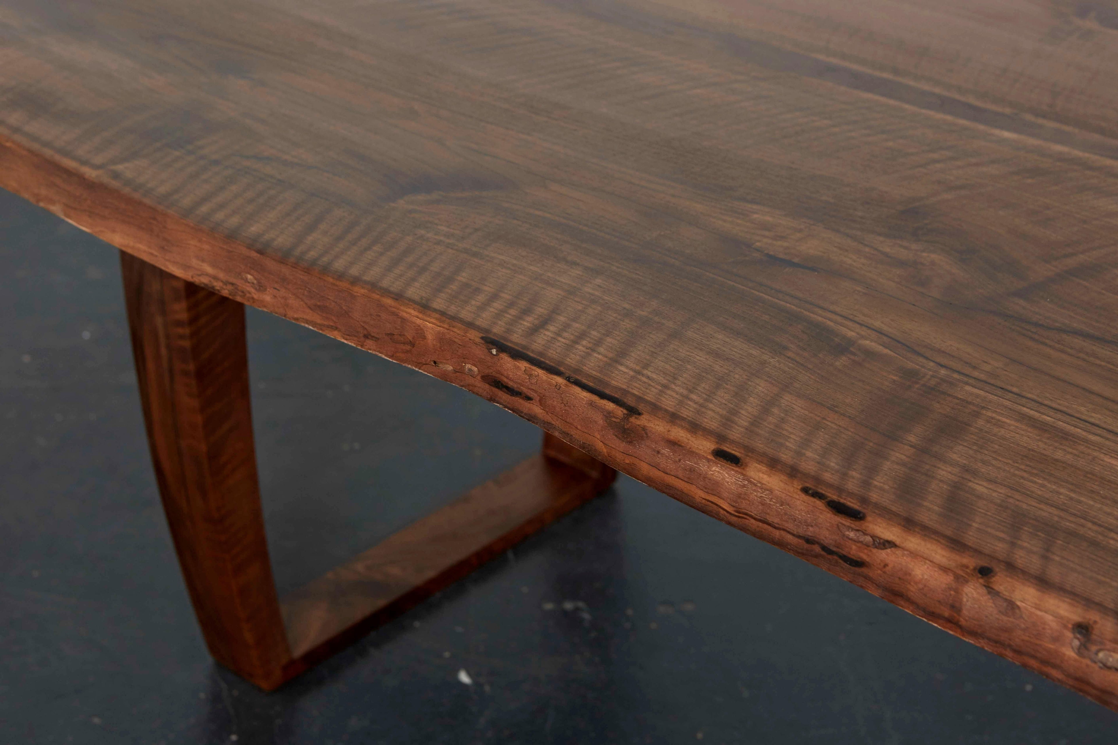 https://a.1stdibscdn.com/book-matched-rippled-english-walnut-table-for-sale-picture-9/f_28993/f_276254721646405885610/Jon94124_master.jpg