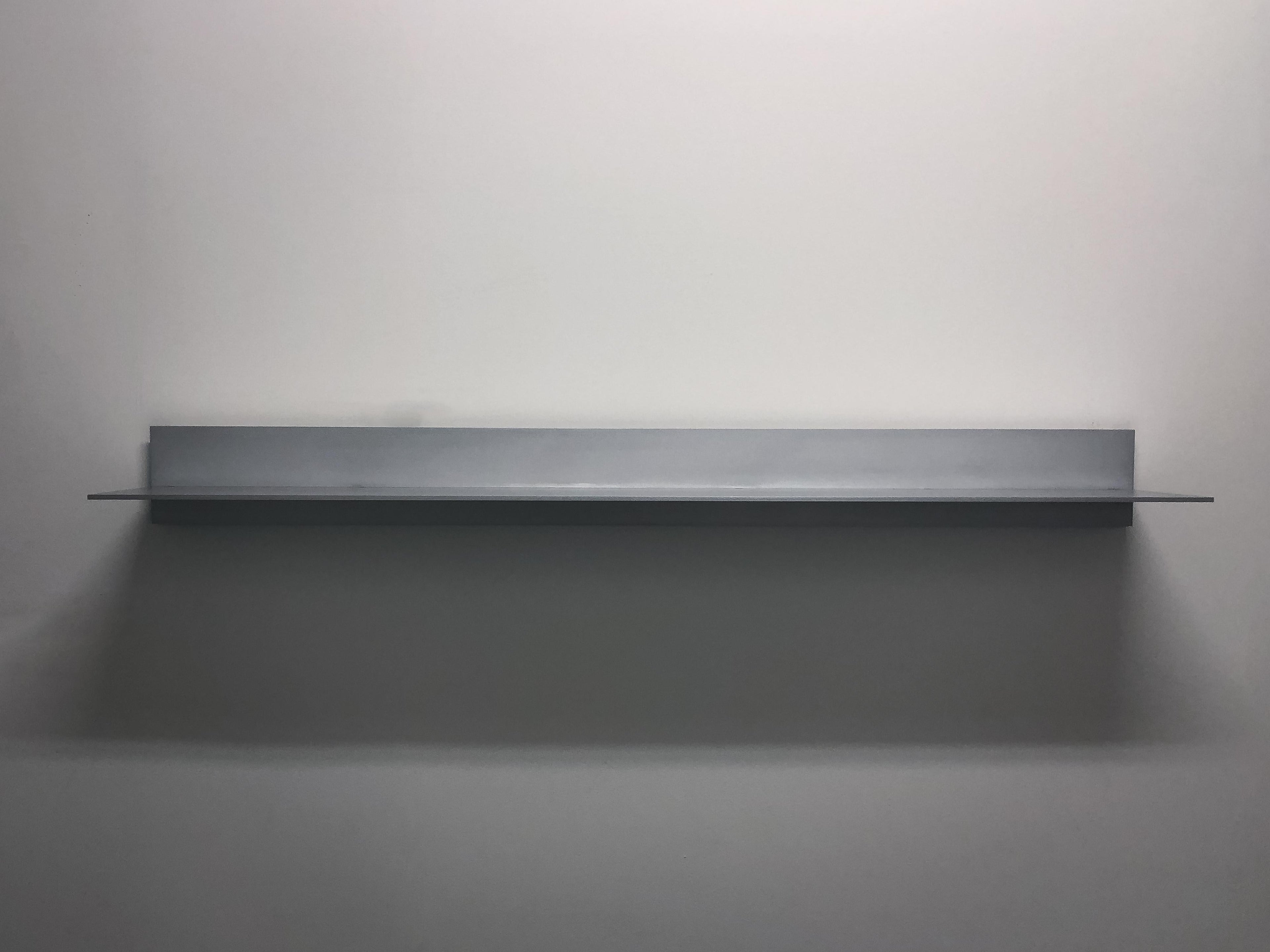 https://a.1stdibscdn.com/l-wall-shelf-in-waxed-and-polished-aluminum-plate-by-jonathan-nesci-for-sale-picture-4/f_31003/f_156586421564491486853/Jonathan_Nesci_TU_January_11_2019_3__master.jpg