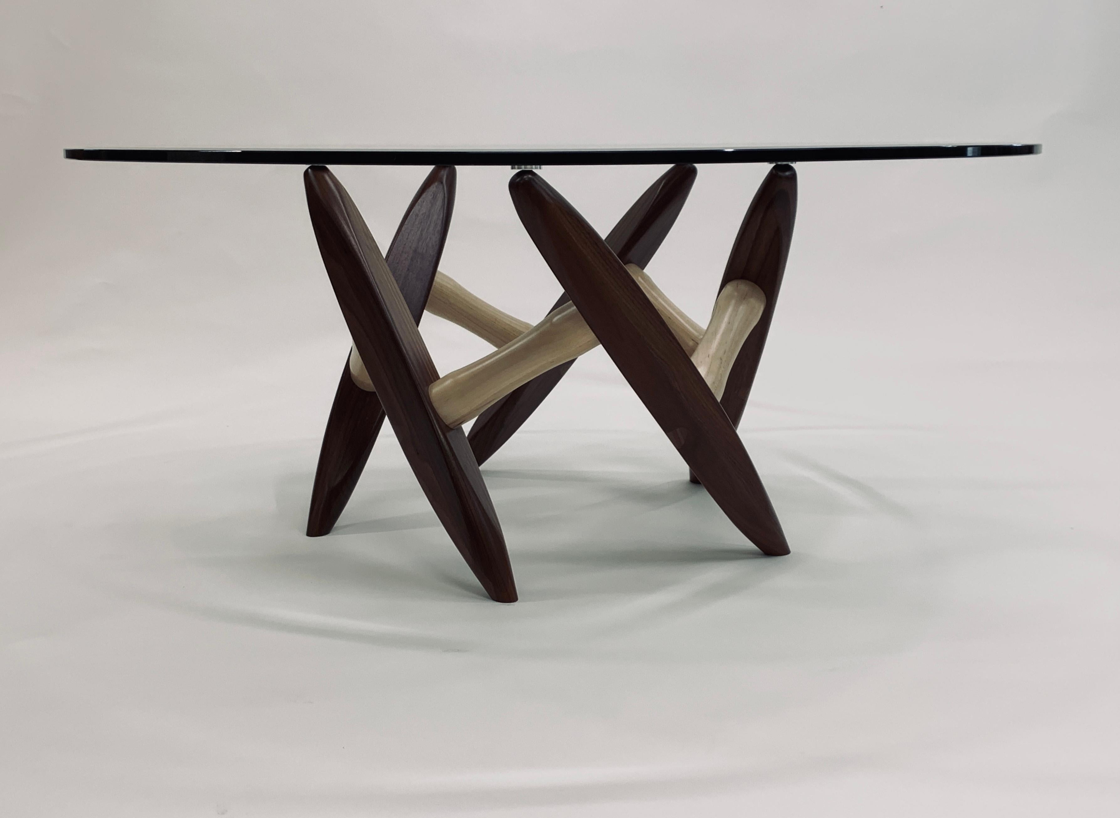 https://a.1stdibscdn.com/chiral-k-coffee-table-for-sale-picture-3/f_99452/f_419257321729187587653/K531_40_b_master.jpg