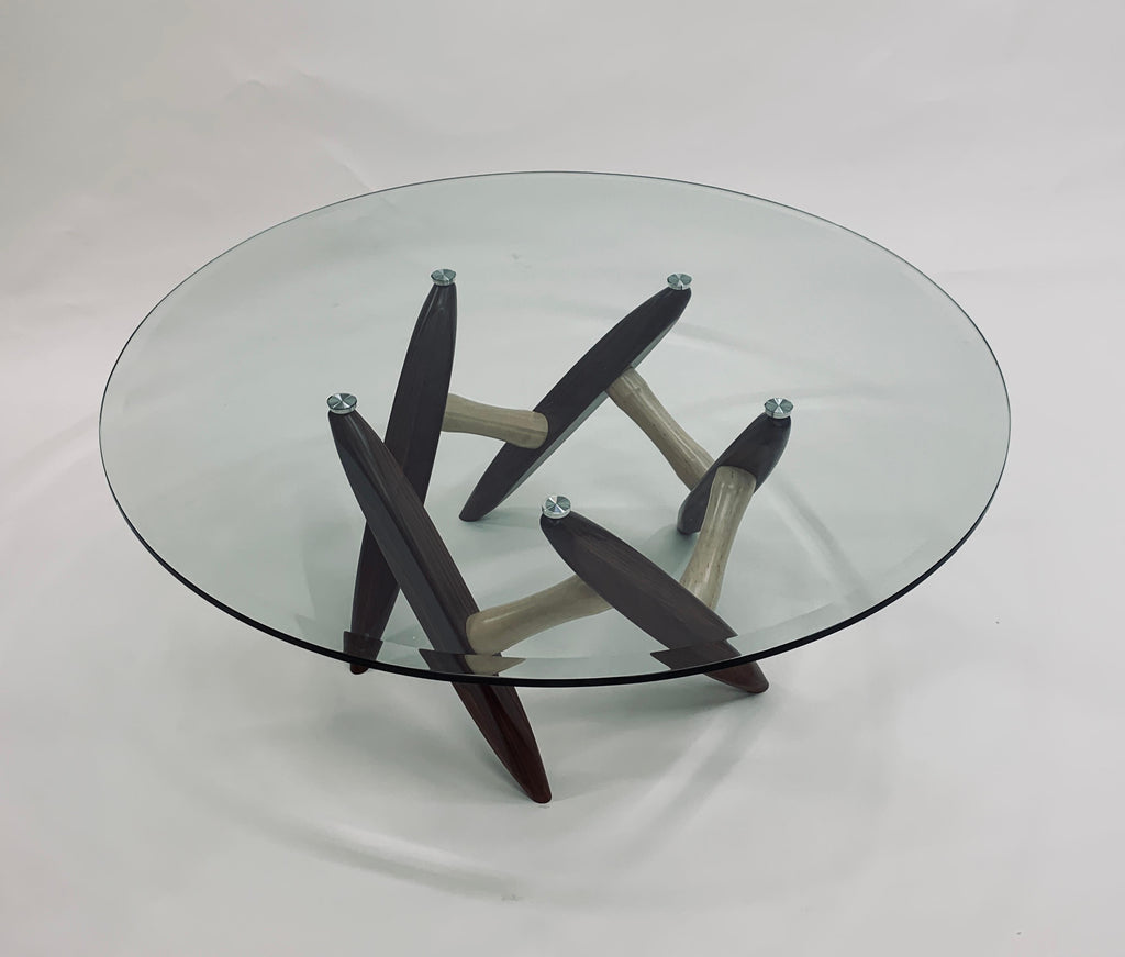 https://a.1stdibscdn.com/chiral-k-coffee-table-for-sale-picture-5/f_99452/f_419257321729187587647/K531_40_e_master.jpg