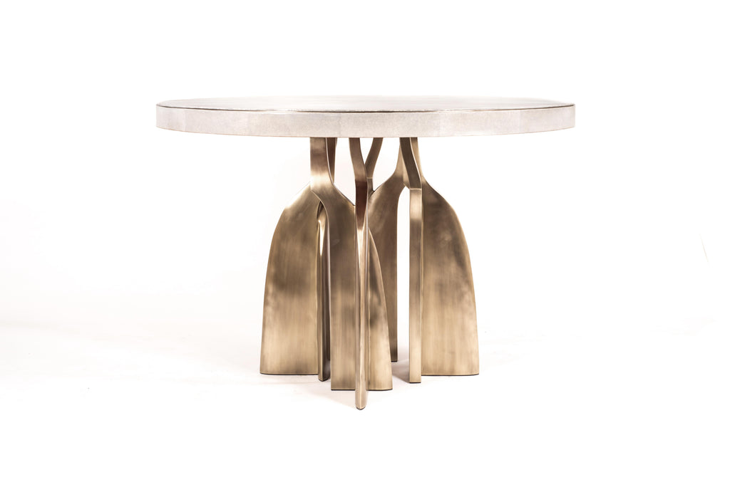 https://a.1stdibscdn.com/set-of-sculptural-chairs-and-dining-table-in-shell-and-brass-by-kifu-paris-for-sale-picture-14/f_45491/f_263336321638275763024/KBT02_D1_V3_master.jpg