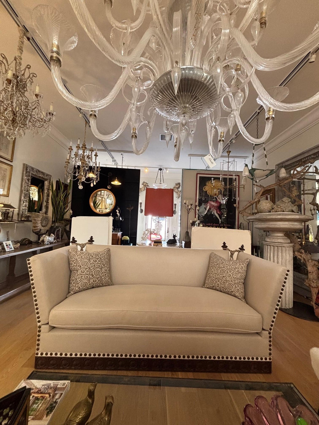 https://a.1stdibscdn.com/made-to-order-classic-drop-arm-knole-sofa-with-carved-solid-walnut-base-for-sale-picture-8/f_8812/f_394028721737663937930/KNOLE_SOFA_03_master.jpg
