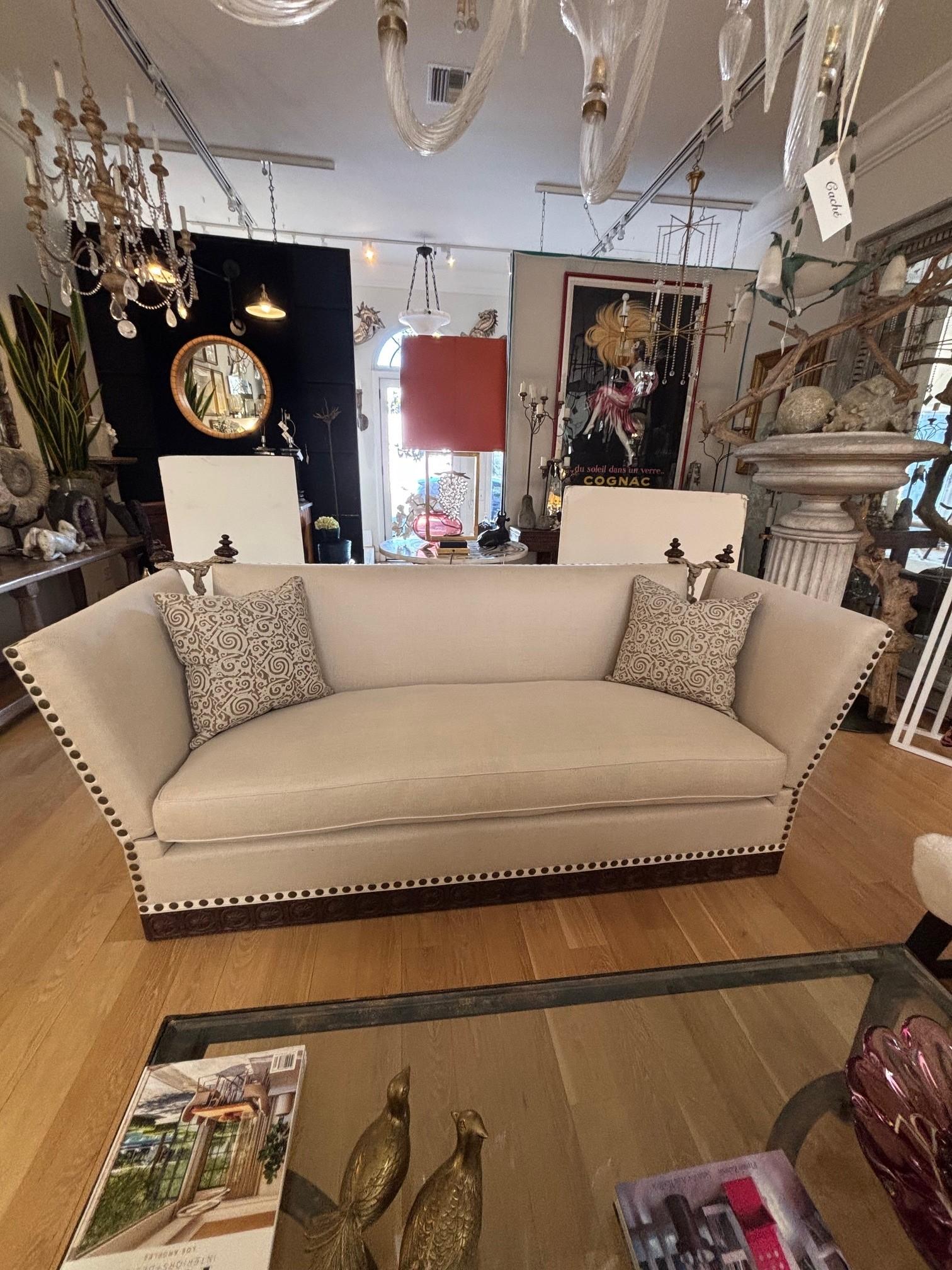 https://a.1stdibscdn.com/made-to-order-classic-drop-arm-knole-sofa-with-carved-solid-walnut-base-for-sale-picture-6/f_8812/f_394028721737663310695/KNOLE_SOFA_06_master.jpg