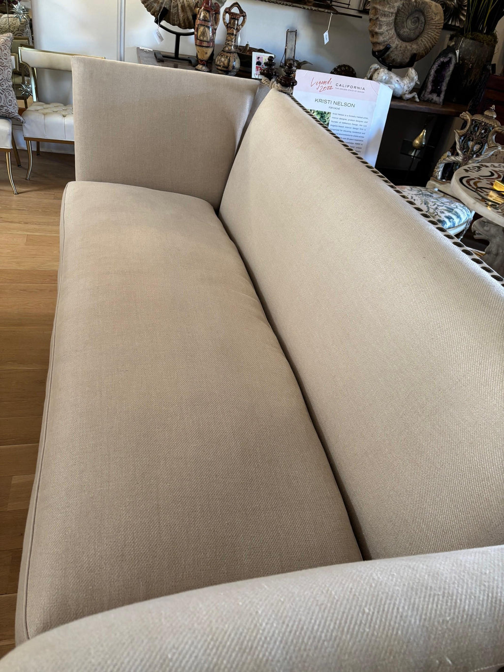 https://a.1stdibscdn.com/made-to-order-classic-drop-arm-knole-sofa-with-carved-solid-walnut-base-for-sale-picture-7/f_8812/f_394028721737663836813/KNOLE_SOFA_09_master.jpg