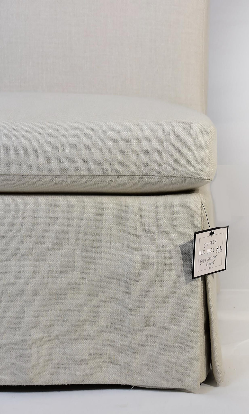 https://a.1stdibscdn.com/lejune-upholstery-ella-slipper-chair-in-linen-floor-sample-for-sale-picture-10/f_19743/f_363848121696002612997/KR_GqjGA_master.jpeg