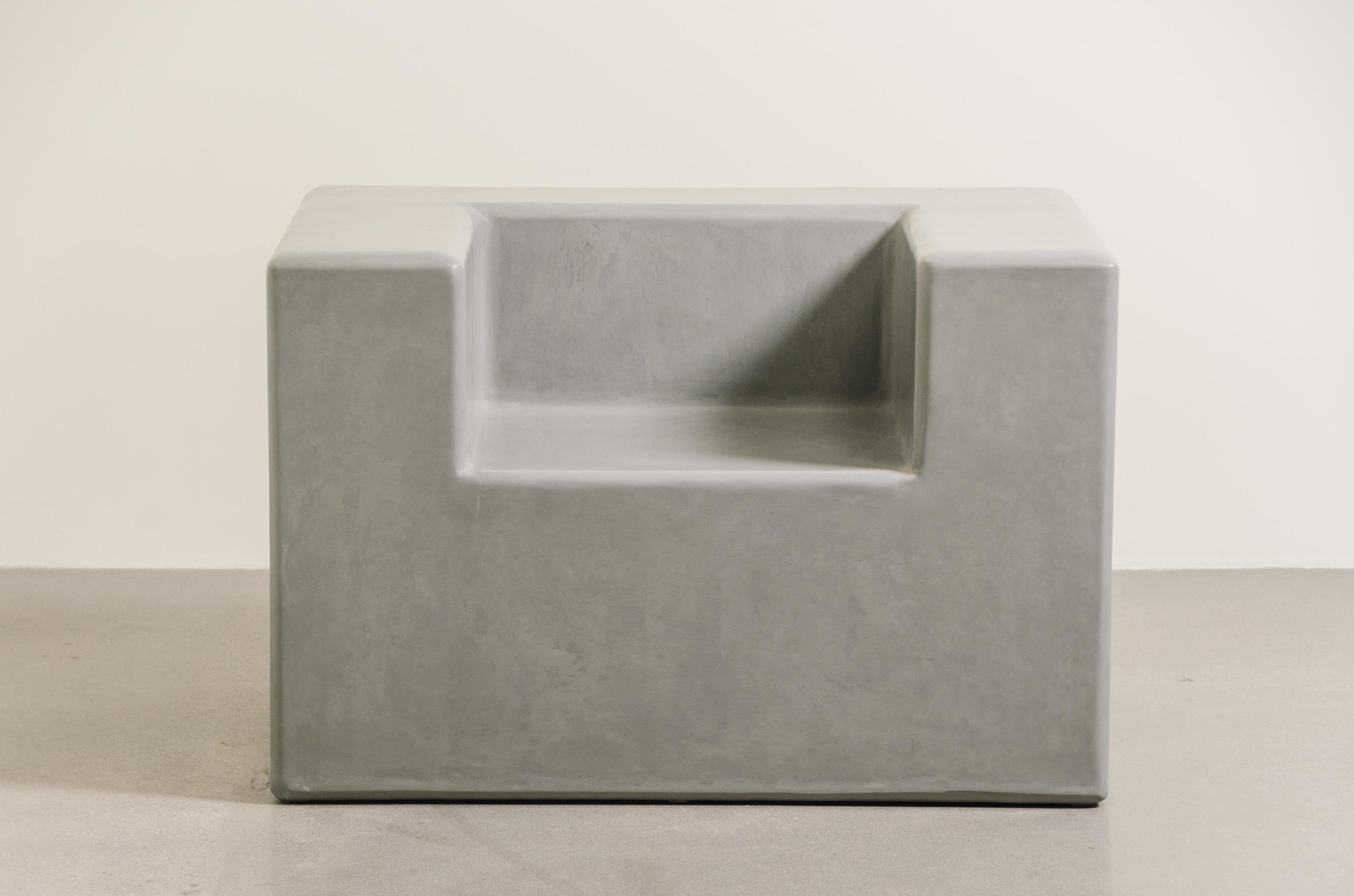 https://a.1stdibscdn.com/contemporary-arm-rest-chair-in-grey-lacquer-by-robert-kuo-limited-edition-for-sale-picture-2/f_17792/f_357411621692226690931/KUO_1068_2_master.jpg