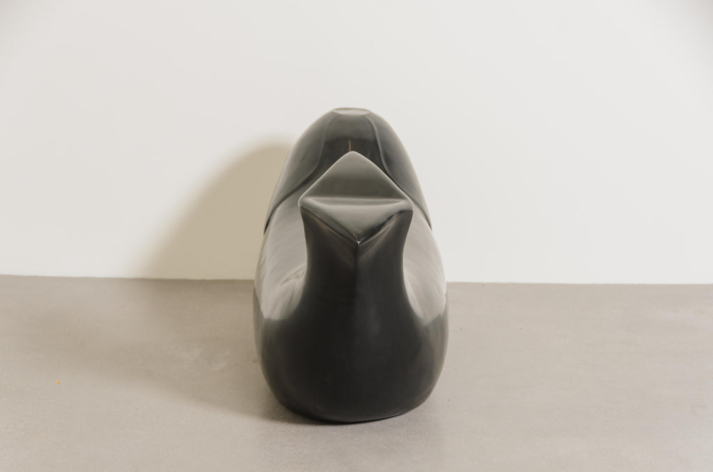 https://a.1stdibscdn.com/contemporary-black-lacquer-fish-seat-w-copper-eye-by-robert-kuo-for-sale-picture-6/f_17792/f_370400721699654843196/KUO_1579_8_master.jpg