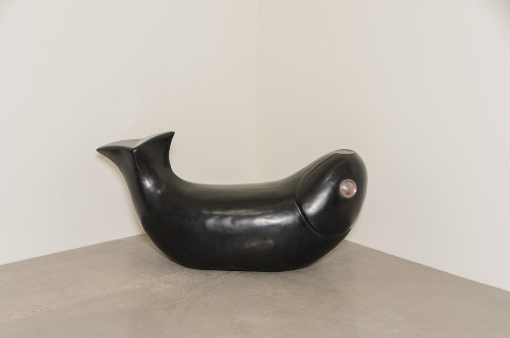 https://a.1stdibscdn.com/contemporary-black-lacquer-fish-seat-w-copper-eye-by-robert-kuo-for-sale-picture-7/f_17792/f_370400721699654843731/KUO_1581_9_master.jpg
