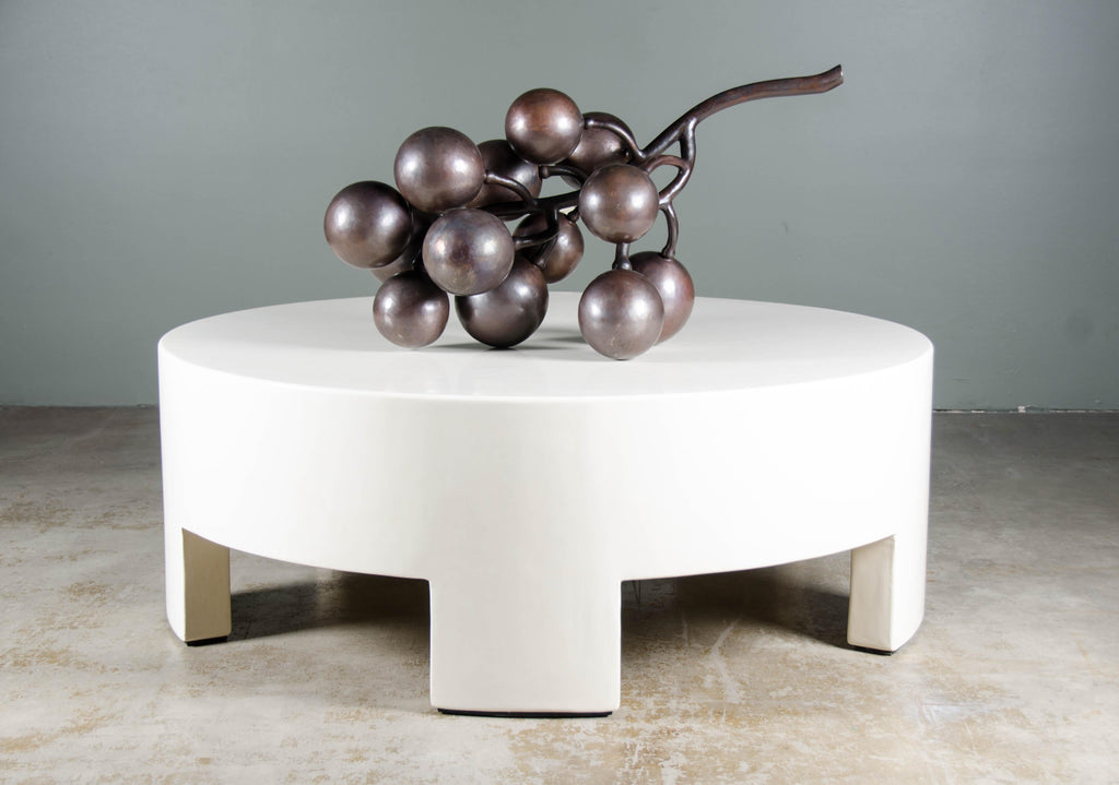 https://a.1stdibscdn.com/low-round-table-cream-lacquer-by-robert-kuo-limited-edition-for-sale-picture-4/f_17792/f_90005211556057027612/KUO_1602_23_master.jpg