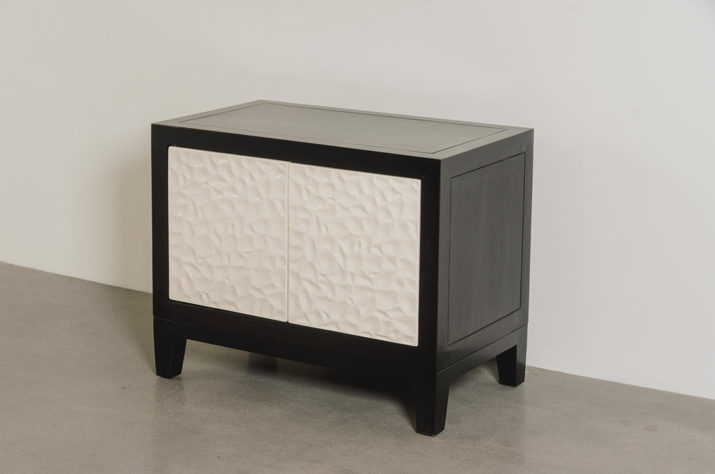 https://a.1stdibscdn.com/contemporary-rocco-small-short-cabinet-in-cream-lacquer-by-robert-kuo-for-sale-picture-2/f_17792/f_420844621730221770825/KUO_3541_27_master.jpg