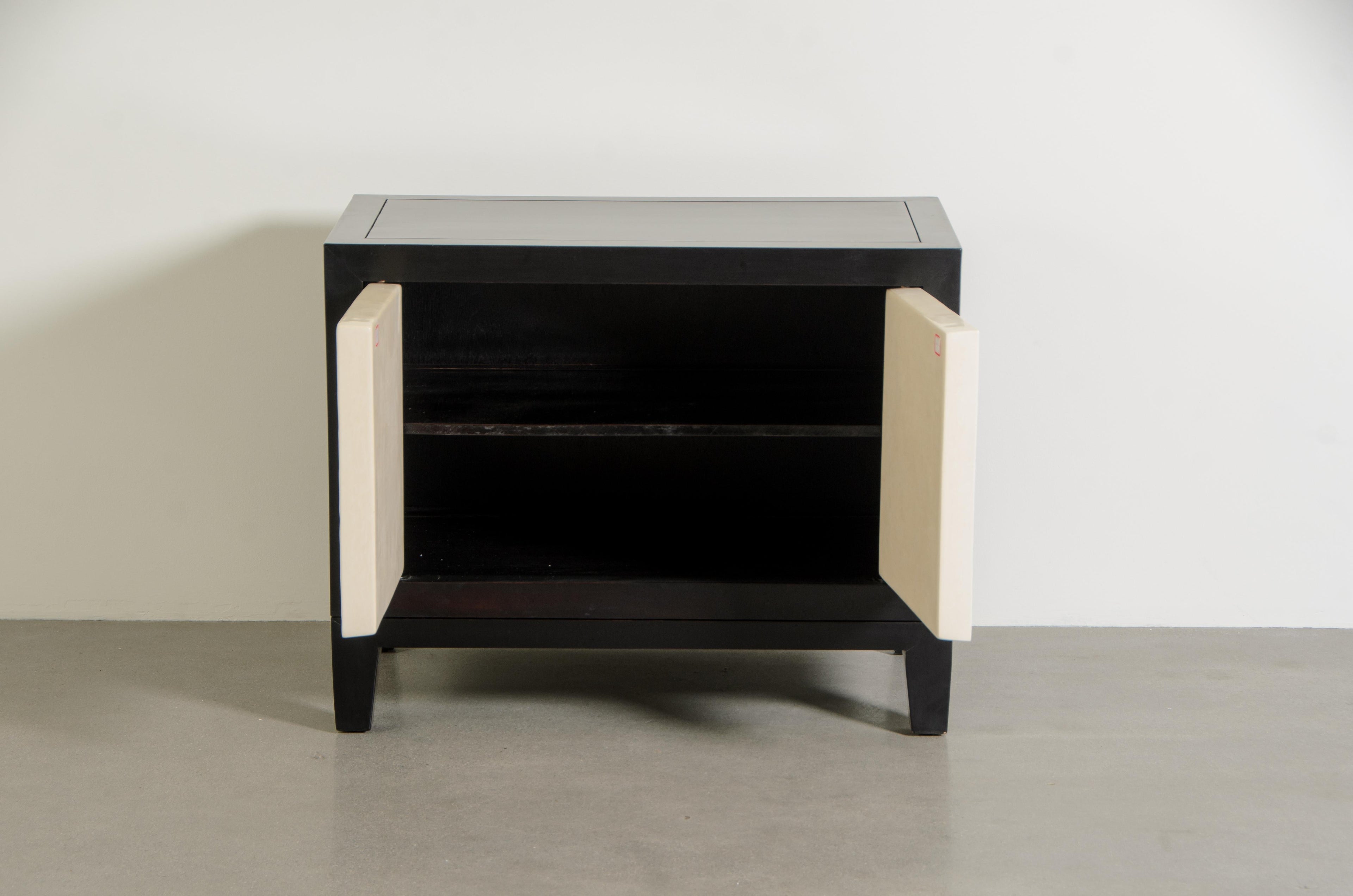 https://a.1stdibscdn.com/contemporary-rocco-small-short-cabinet-in-cream-lacquer-by-robert-kuo-for-sale-picture-6/f_17792/f_420844621730221772617/KUO_3549_31_master.jpg