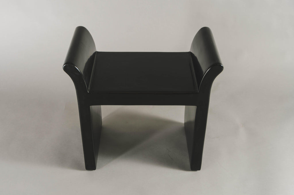 https://a.1stdibscdn.com/contemporary-black-lacquer-vanity-seat-by-robert-kuo-hand-made-limited-edition-for-sale-picture-3/f_17792/f_307938821665437569420/KUO_8814_2_master.jpg