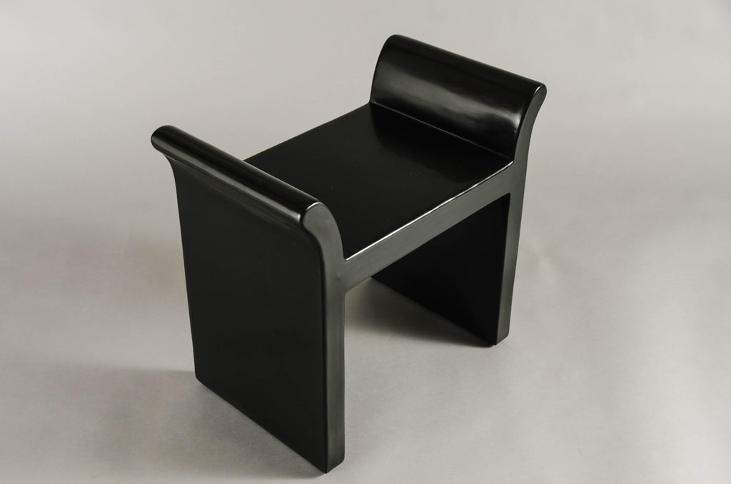 https://a.1stdibscdn.com/contemporary-black-lacquer-vanity-seat-by-robert-kuo-hand-made-limited-edition-for-sale-picture-5/f_17792/f_307938821665437569599/KUO_8819_5_master.jpg