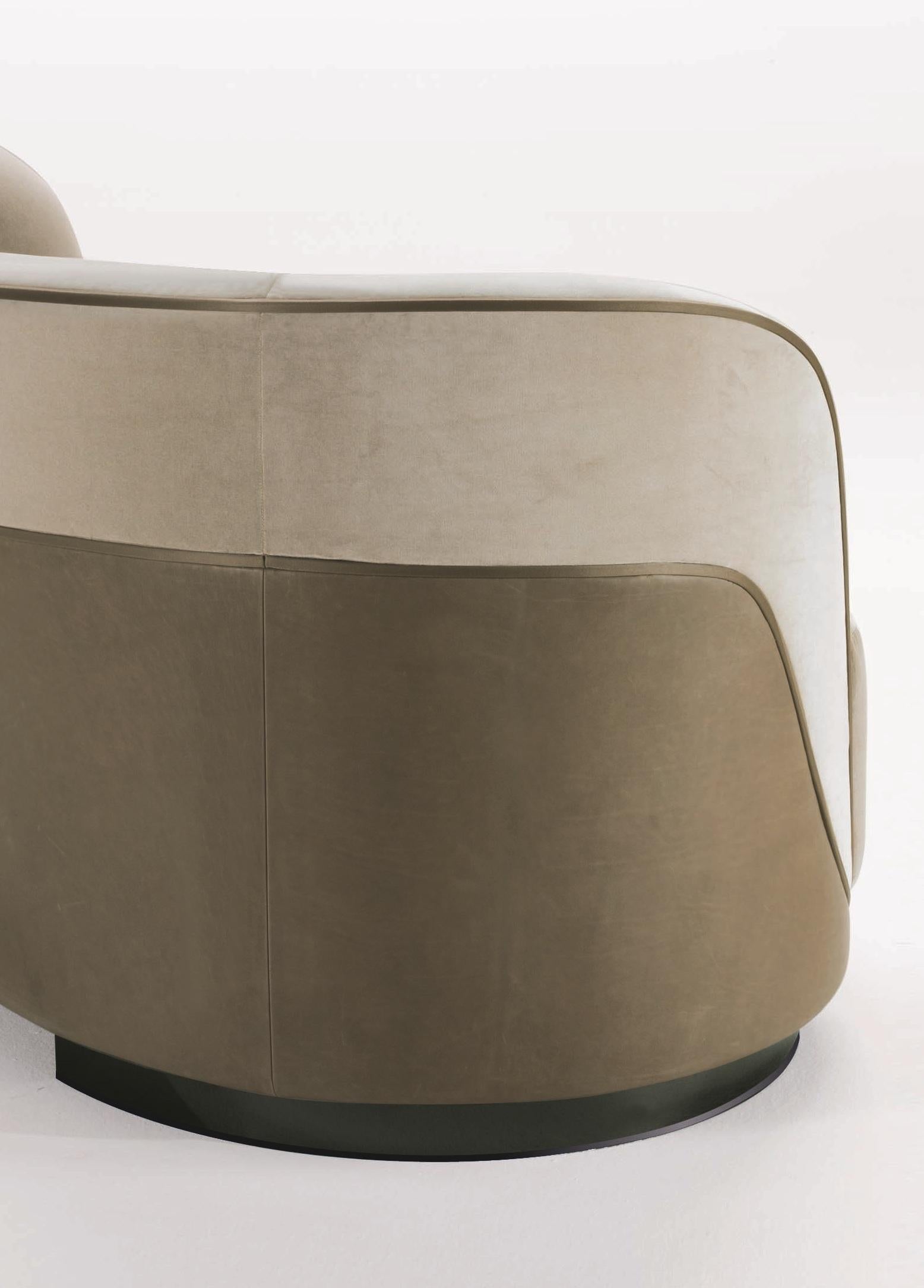 https://a.1stdibscdn.com/kos-orsi-daniel-kostiuc-k-sofa-polished-black-nickel-beige-fabric-leather-for-sale-picture-7/f_59912/f_264114721760974972975/K_SOFA_4_Copia_Copia_master.jpg