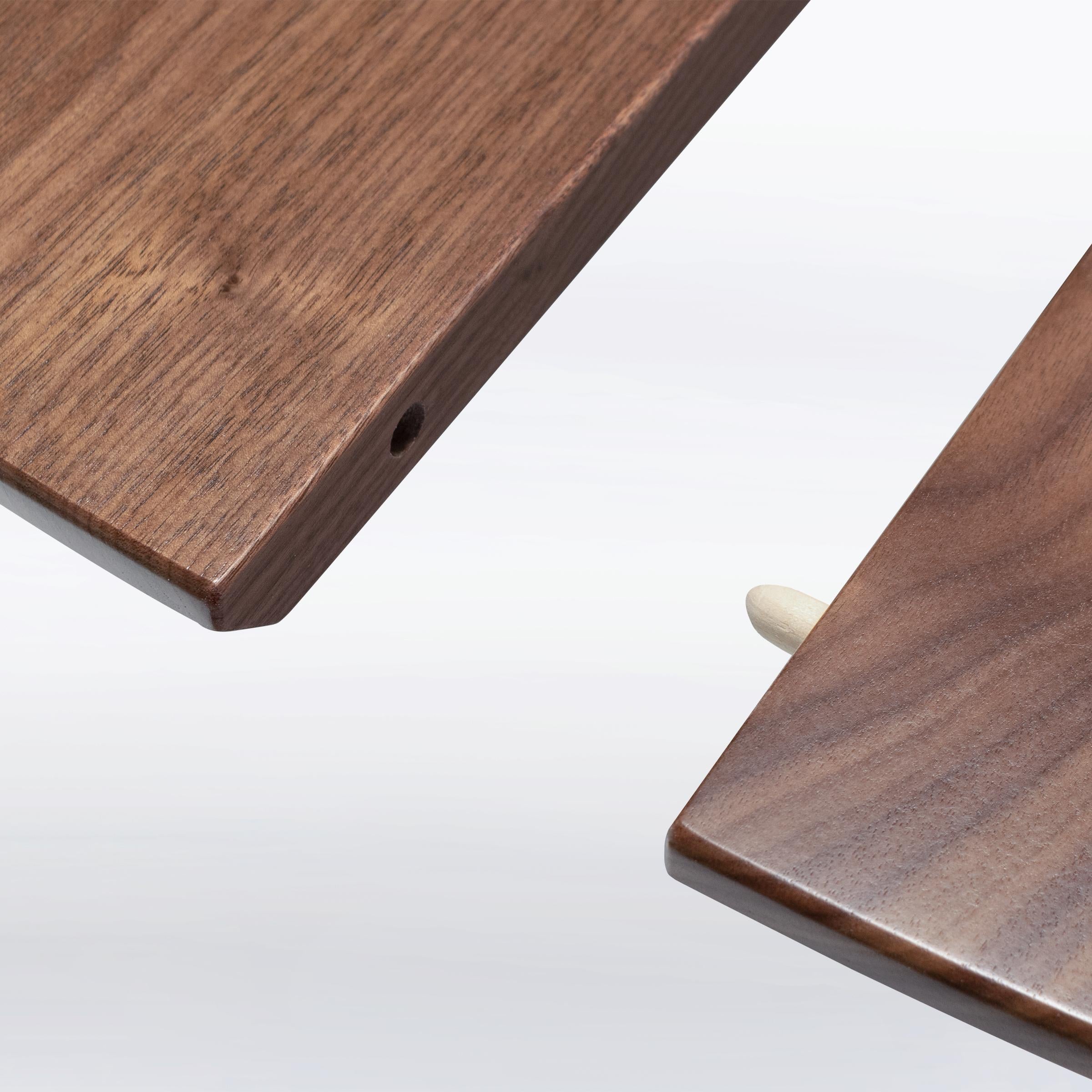 https://a.1stdibscdn.com/round-extendable-dining-table-with-leaf-and-pedestal-base-handmade-solid-walnut-for-sale-picture-10/f_97932/f_420684921730130257171/Kapok_expanding_10_square__master.jpg