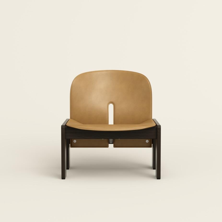https://a.1stdibscdn.com/scarpa-chair-925-in-wood-and-leather-by-afra-and-tobias-scarpa-1966-for-sale-picture-13/f_14272/f_414812121726378326891/Karakter_Scarpa_925_Lounge_Chair_Ash_Mocca_Stained_Naturale_Leather_Softpack_Front_master.jpg