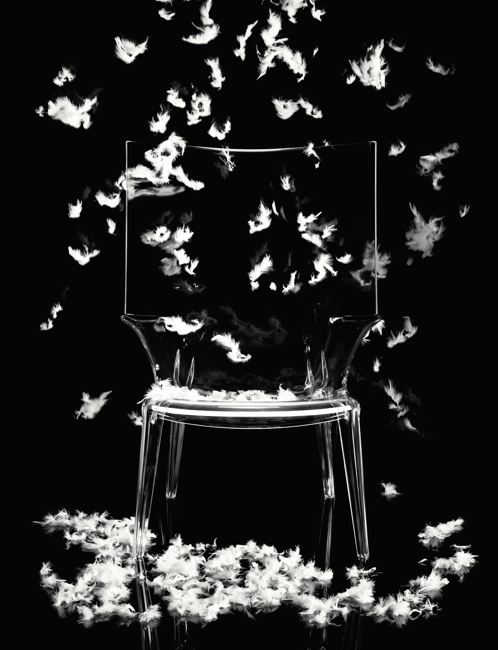 https://a.1stdibscdn.com/kartell-uncle-jim-armchair-in-clear-by-philippe-starck-for-sale-picture-6/12330573/f_145660211556787848743/Kartell_Piume_044_master.jpg