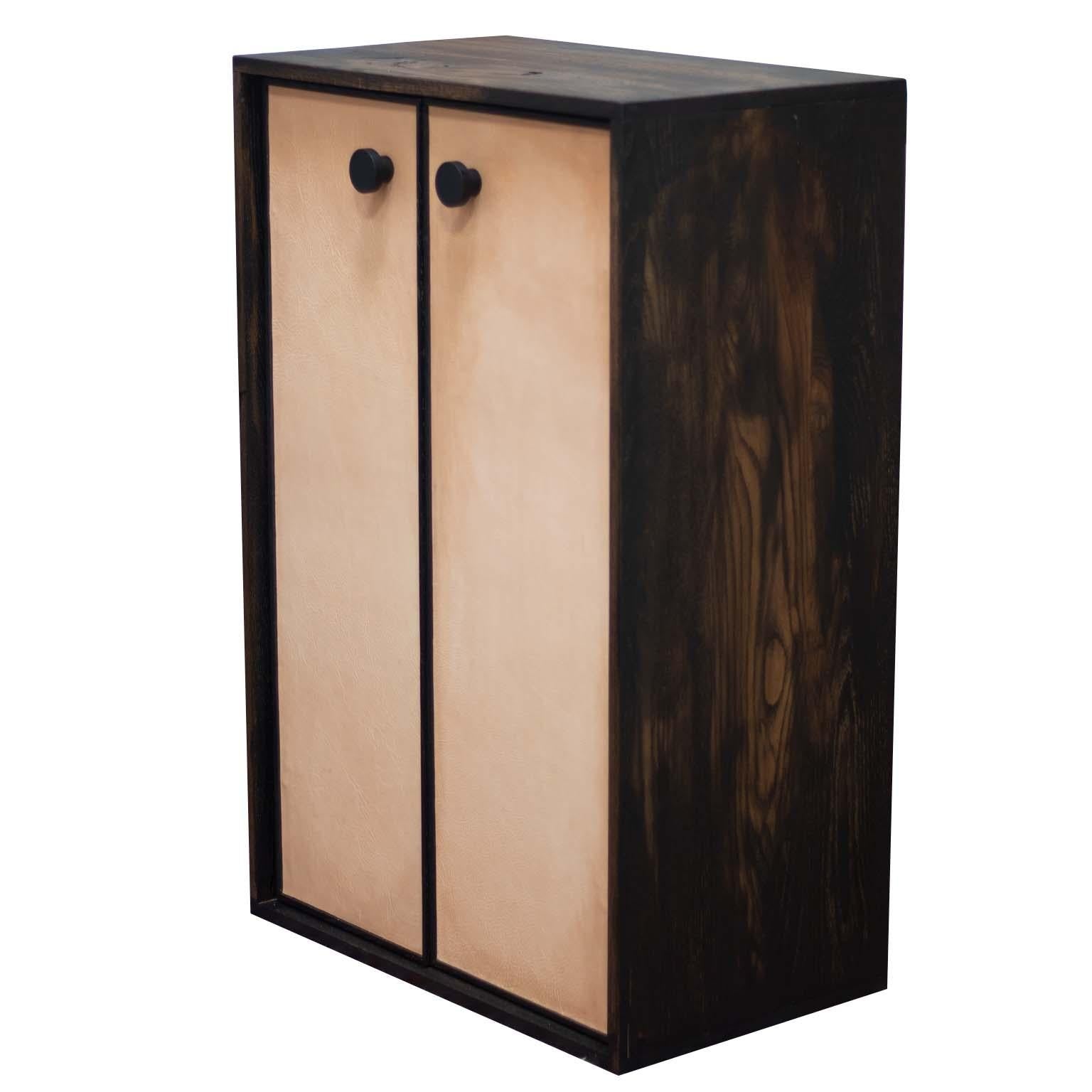 https://a.1stdibscdn.com/kawakami-antique-finish-solid-oak-cabinet-with-leather-doors-for-sale-picture-2/f_48391/f_281404921649343604408/Kawakami_Cover_2_master.jpg