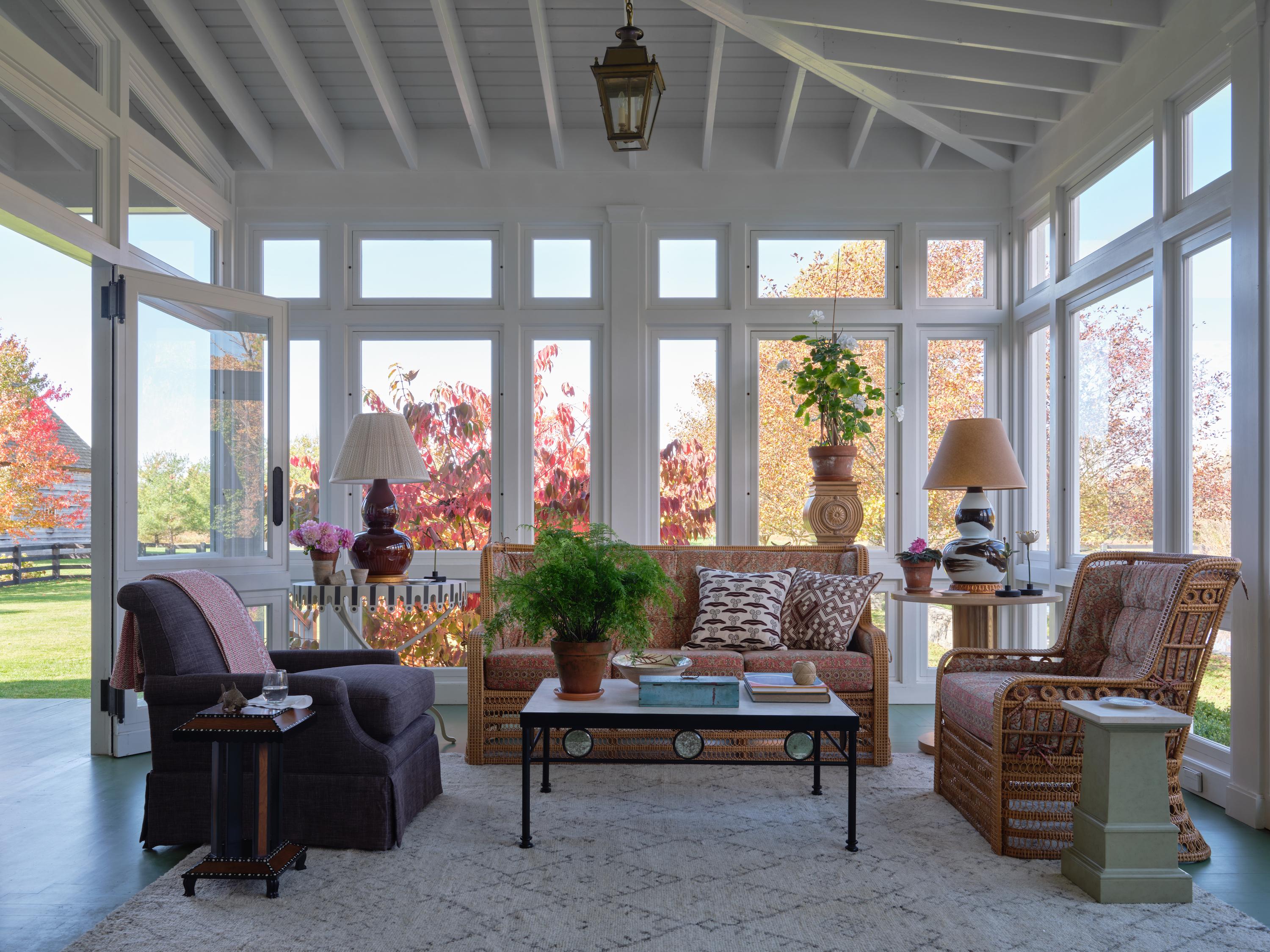 https://a.1stdibscdn.com/bunny-williams-home-kinley-sofa-for-sale-picture-2/f_83572/f_436223821739482109331/Kinley_Sofa_LS_1_master.jpg