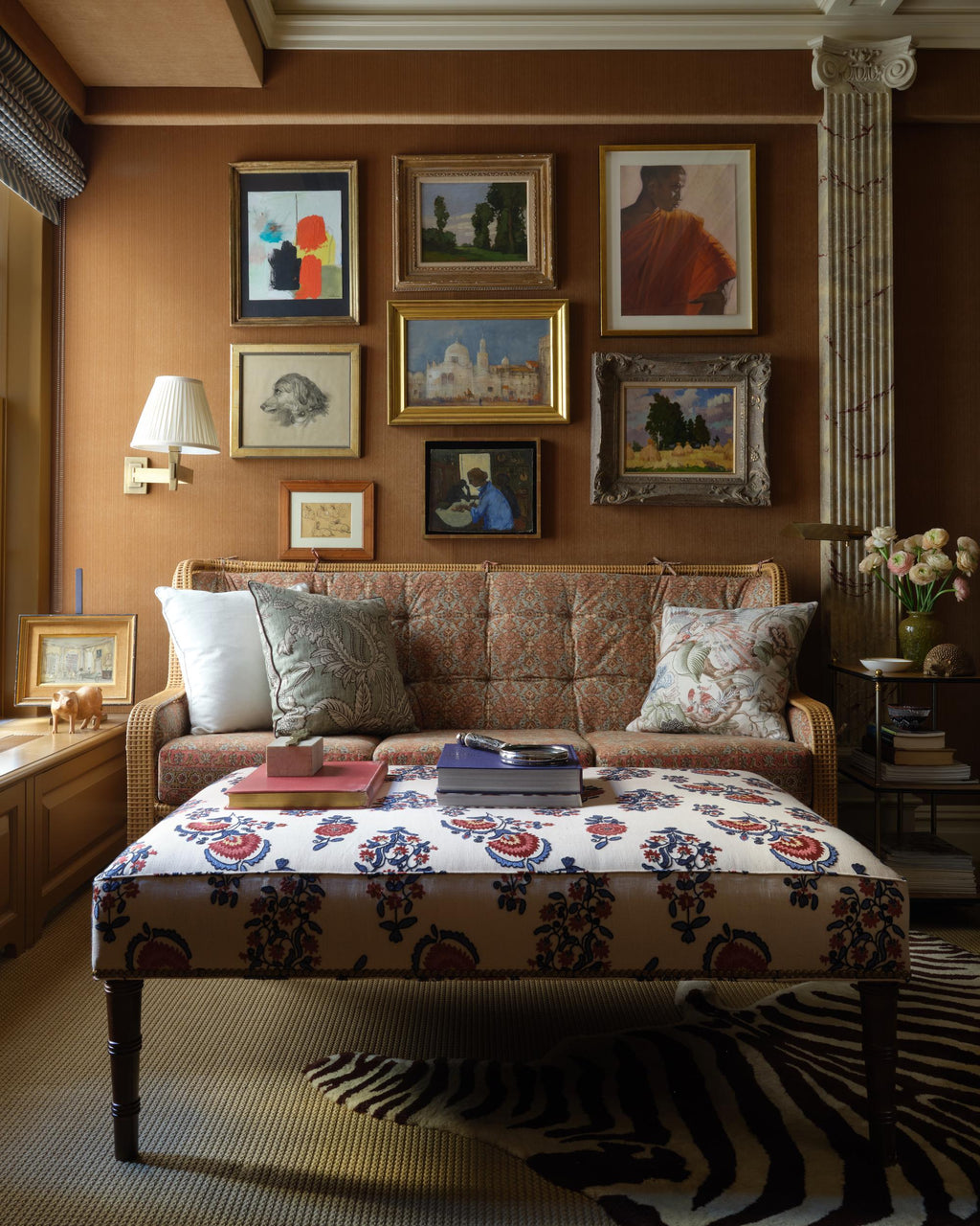https://a.1stdibscdn.com/bunny-williams-home-kinley-sofa-for-sale-picture-4/f_83572/f_436223821739482109037/Kinley_Sofa_LS_3_master.jpg