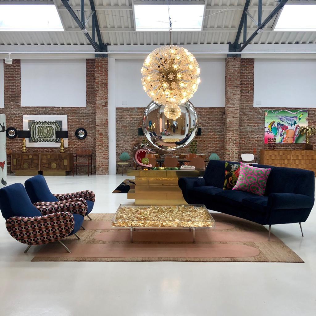 https://a.1stdibscdn.com/table-monogold-by-yves-klein-for-sale-picture-6/f_8922/f_359426621693410415219/Klein_Gold_Install19_master.jpg