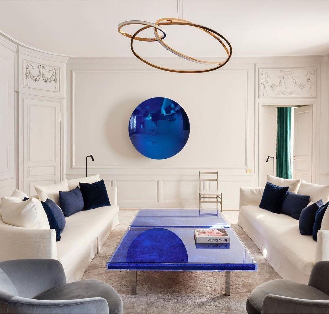 https://a.1stdibscdn.com/table-ikb-by-yves-klein-for-sale-picture-4/f_8922/f_359425521693410032275/Klein_blue2_master.jpeg