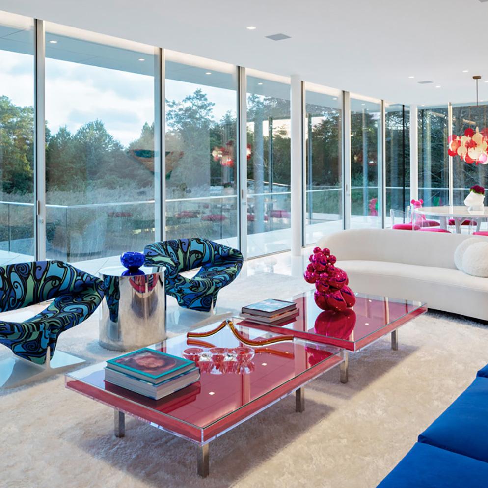 https://a.1stdibscdn.com/table-monopink-by-yves-klein-for-sale-picture-9/f_8922/f_359427421693410707054/Klein_rose_install11_sq_master.jpg