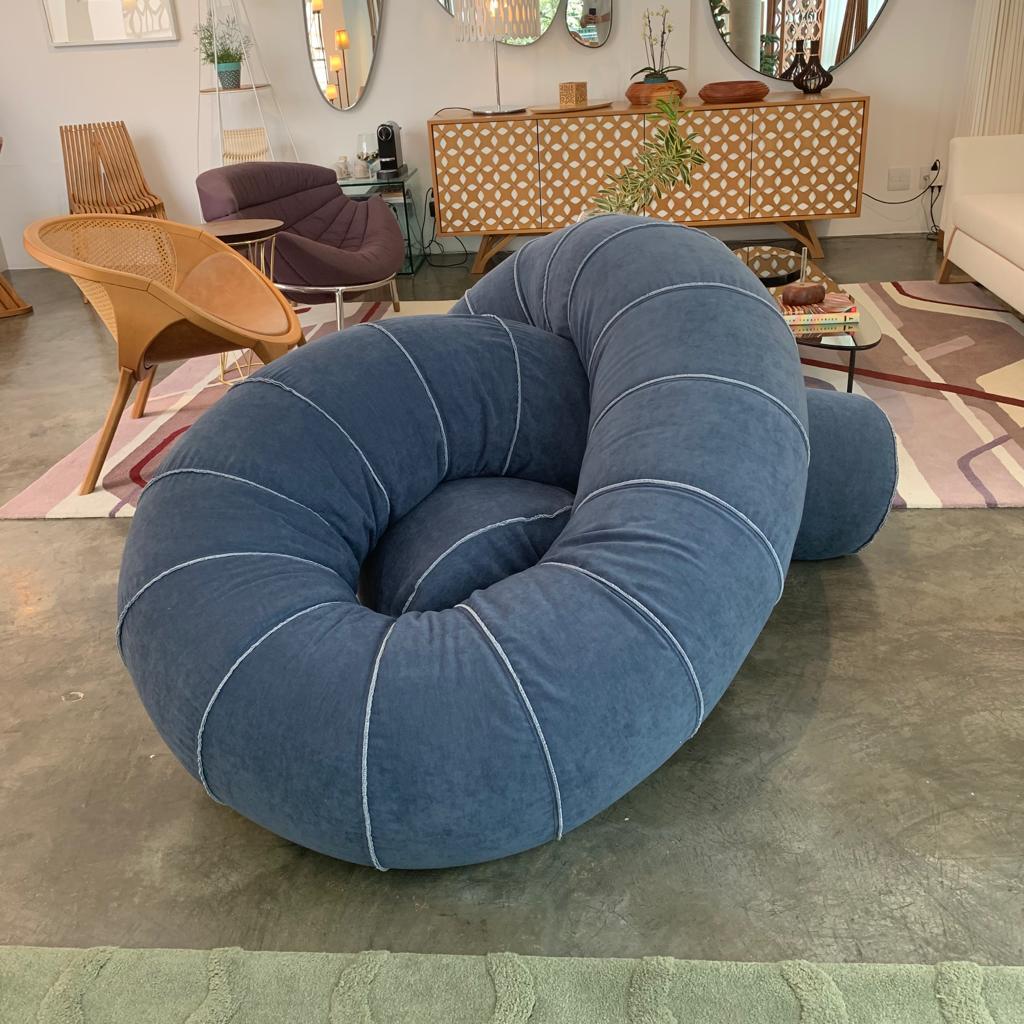 https://a.1stdibscdn.com/knot-brazilian-contemporary-foam-sofa-by-lattoog-for-sale-picture-2/f_34261/f_103142831677266103337/Knot_D_master.jpg