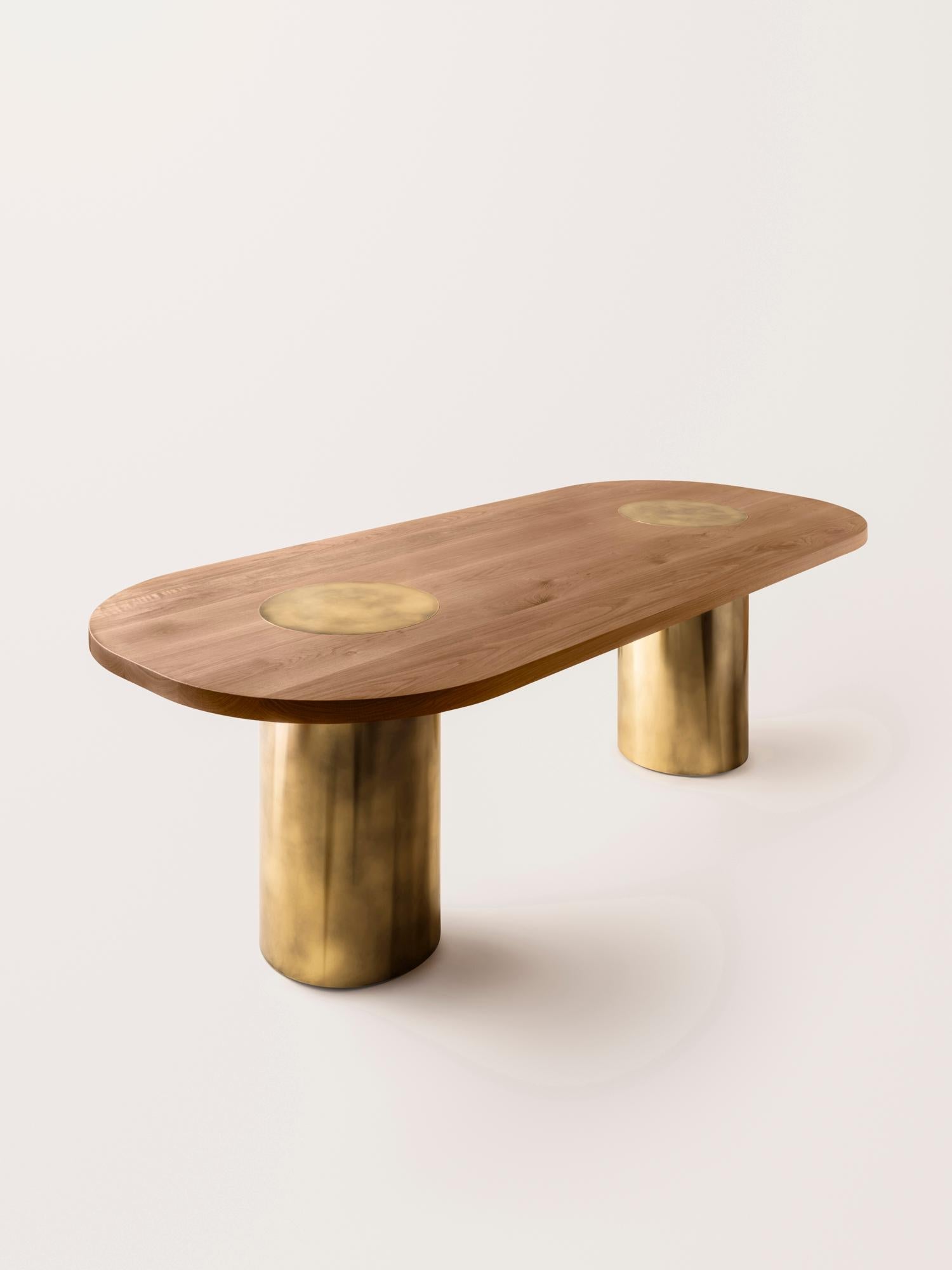 https://a.1stdibscdn.com/silo-dining-table-natural-oak-and-burnished-brass-for-sale-picture-3/f_28753/f_397339821715801971328/Konekt_Silo_Dining_Table_Oak_3_master.jpg