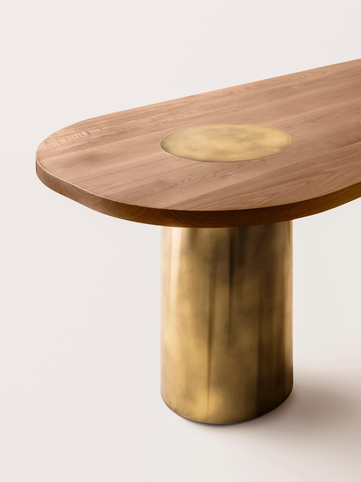https://a.1stdibscdn.com/silo-dining-table-natural-oak-and-burnished-brass-for-sale-picture-4/f_28753/f_397339821715801971505/Konekt_Silo_Dining_Table_Oak_6_master.jpg