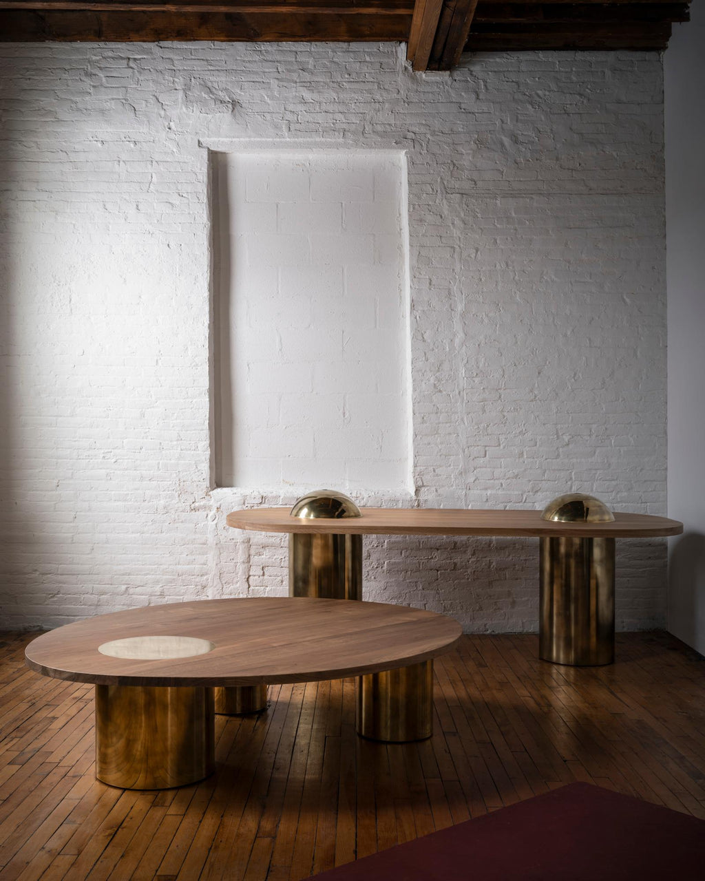 https://a.1stdibscdn.com/silo-dining-table-natural-oak-and-burnished-brass-for-sale-picture-6/f_28753/f_397339821715801984543/Konekt_Silo_Dining_Table__master.jpg