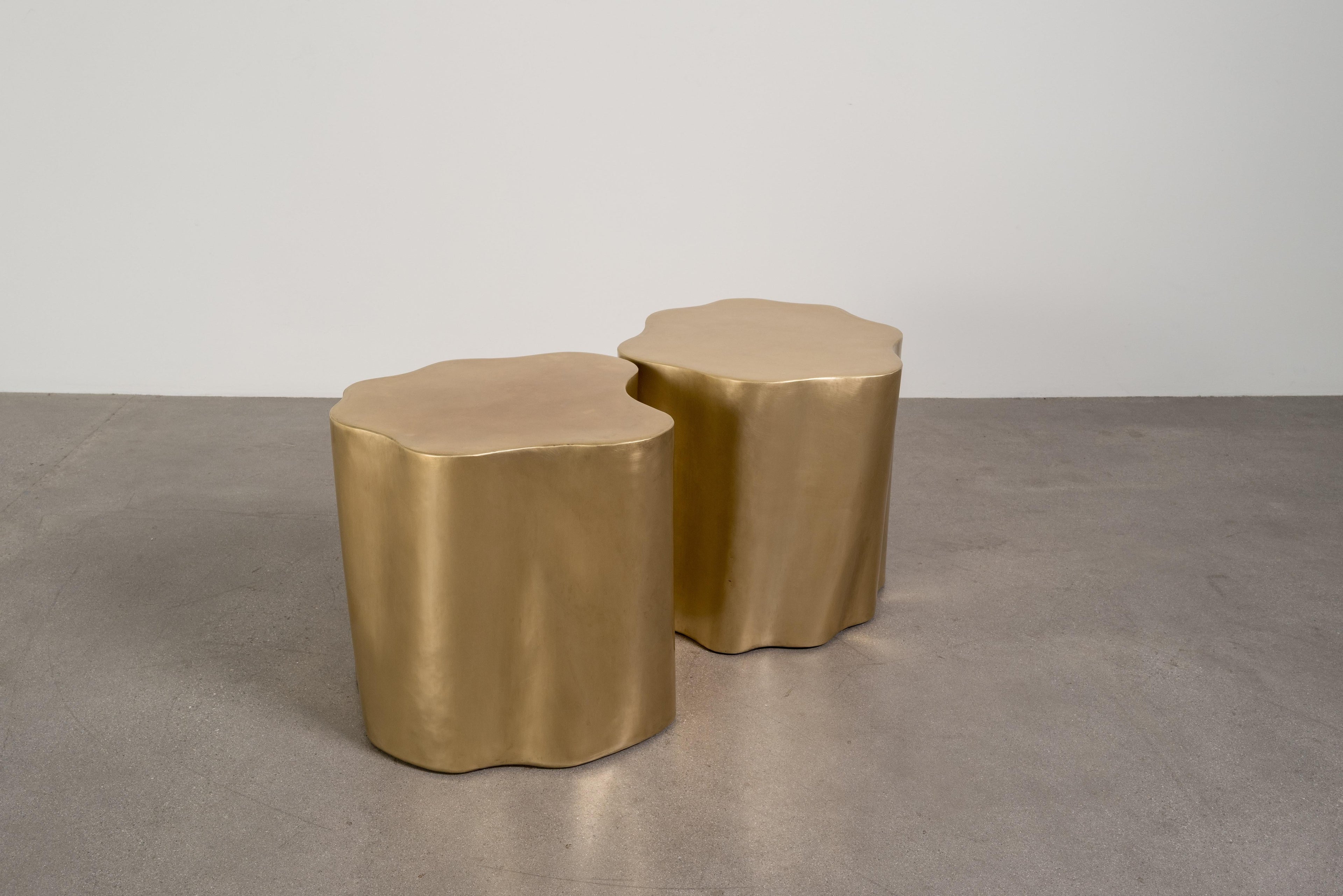https://a.1stdibscdn.com/contemporary-repousse-brass-root-drum-tables-set-of-2-by-robert-kuo-for-sale-picture-7/f_17792/f_468140021758828315615/L1012921_38_master.jpg