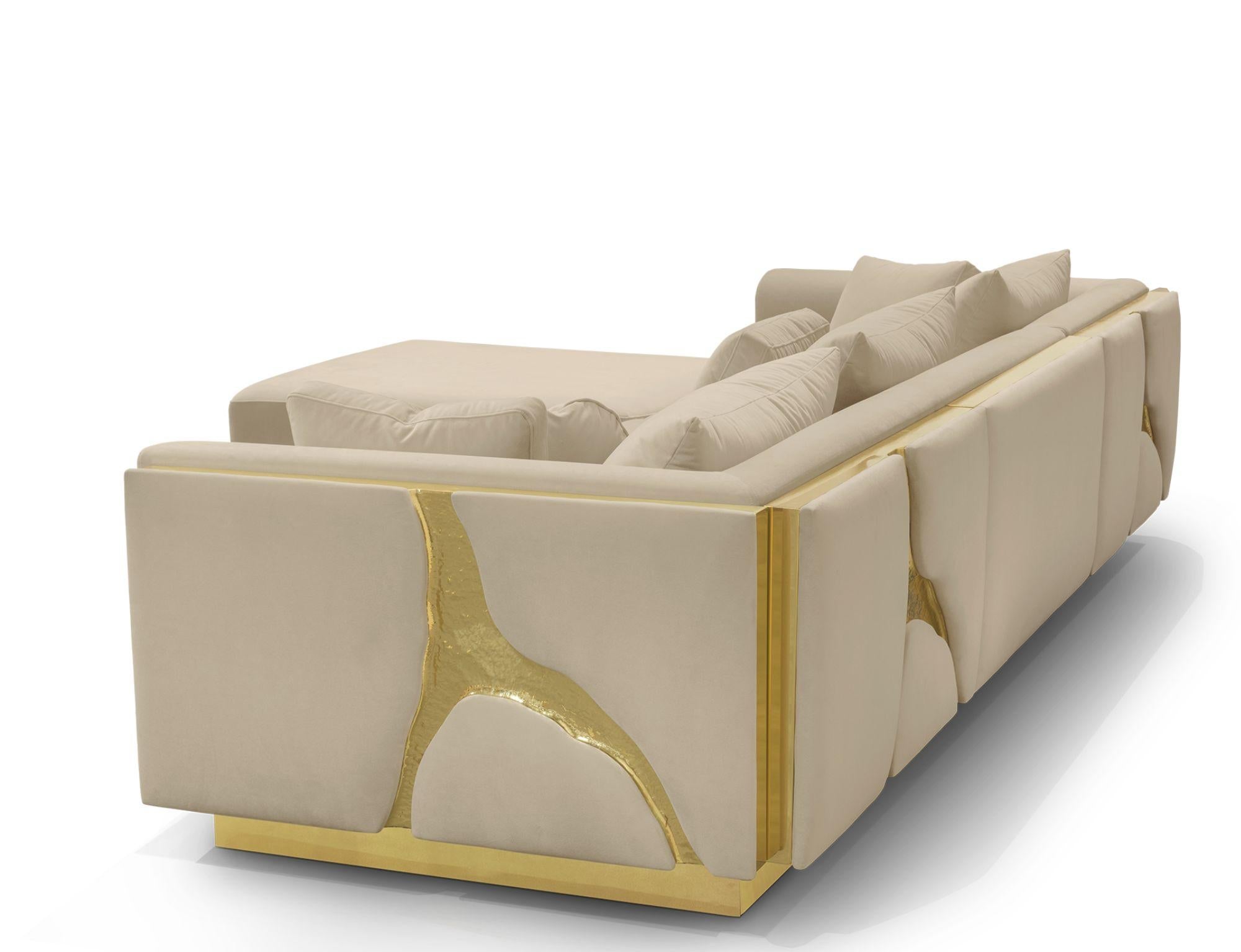 https://a.1stdibscdn.com/lapiaz-modular-sofa-hand-crafted-upholstery-polished-brass-boca-do-lobo-for-sale-picture-9/f_98262/f_398455021748302306237/L7_master.jpg