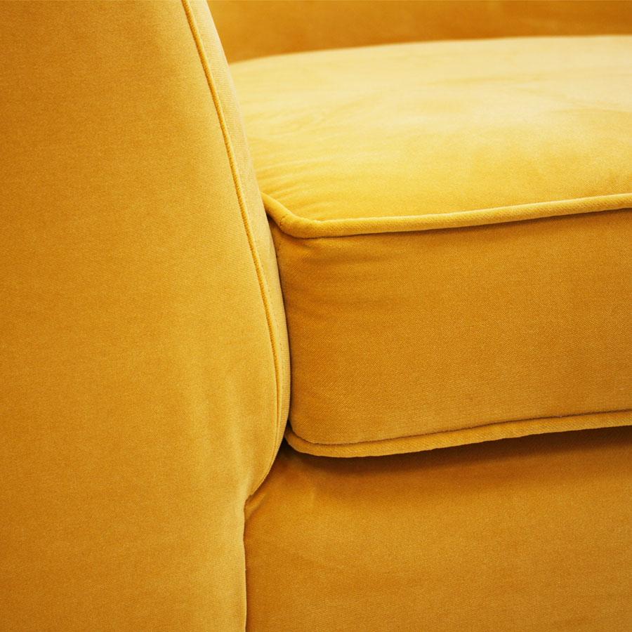 https://a.1stdibscdn.com/la-studio-curved-yellow-sofa-of-six-seat-manufactured-in-italy-for-sale-picture-4/f_36703/f_214534721605616634013/LA00100115d_master.jpg