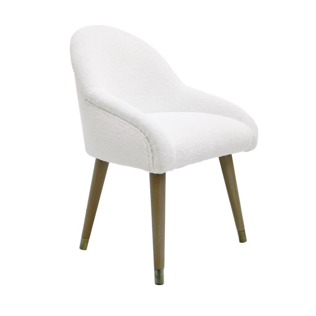 https://a.1stdibscdn.com/set-of-four-beechwood-brass-and-boucle-chairs-for-sale-picture-3/f_36703/f_219984921609781782769/LA00100223a_master.jpg