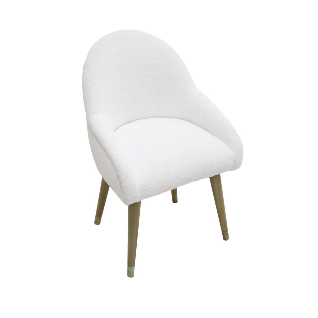https://a.1stdibscdn.com/set-of-four-beechwood-brass-and-boucle-chairs-for-sale-picture-5/f_36703/f_219984921609781783461/LA00100223c_master.jpg