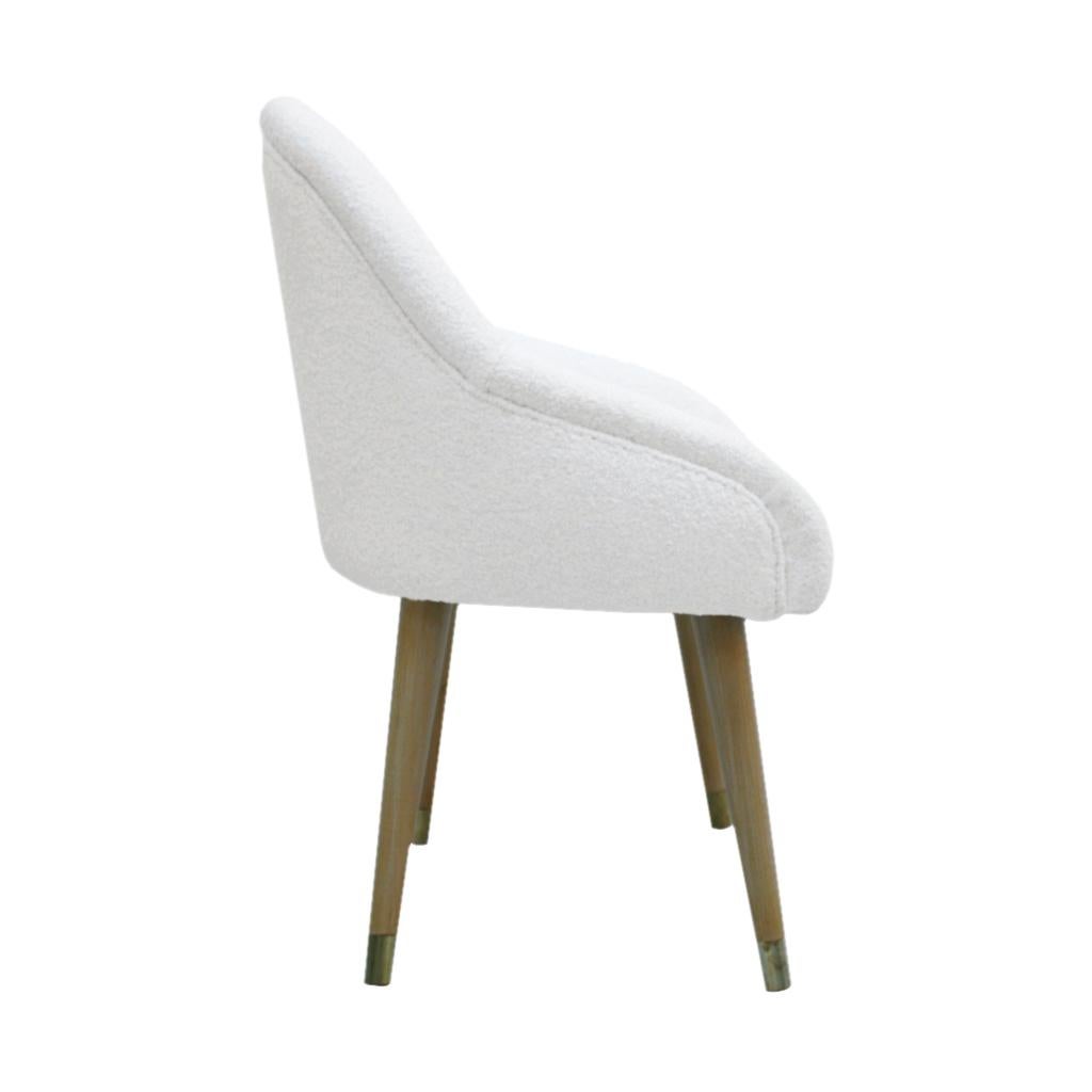 https://a.1stdibscdn.com/set-of-four-beechwood-brass-and-boucle-chairs-for-sale-picture-7/f_36703/f_219984921609781784325/LA00100223d_master.jpg