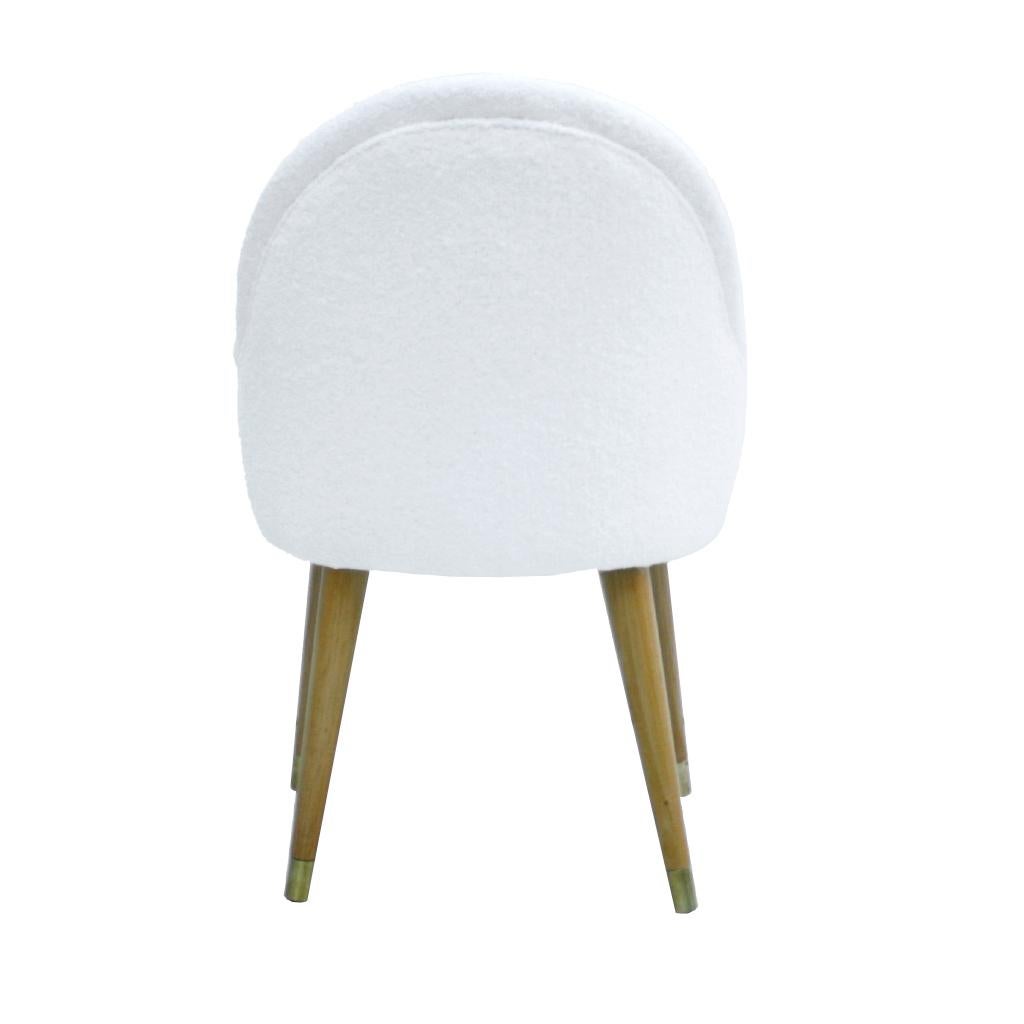 https://a.1stdibscdn.com/set-of-four-beechwood-brass-and-boucle-chairs-for-sale-picture-6/f_36703/f_219984921609781783917/LA00100223e_master.jpg