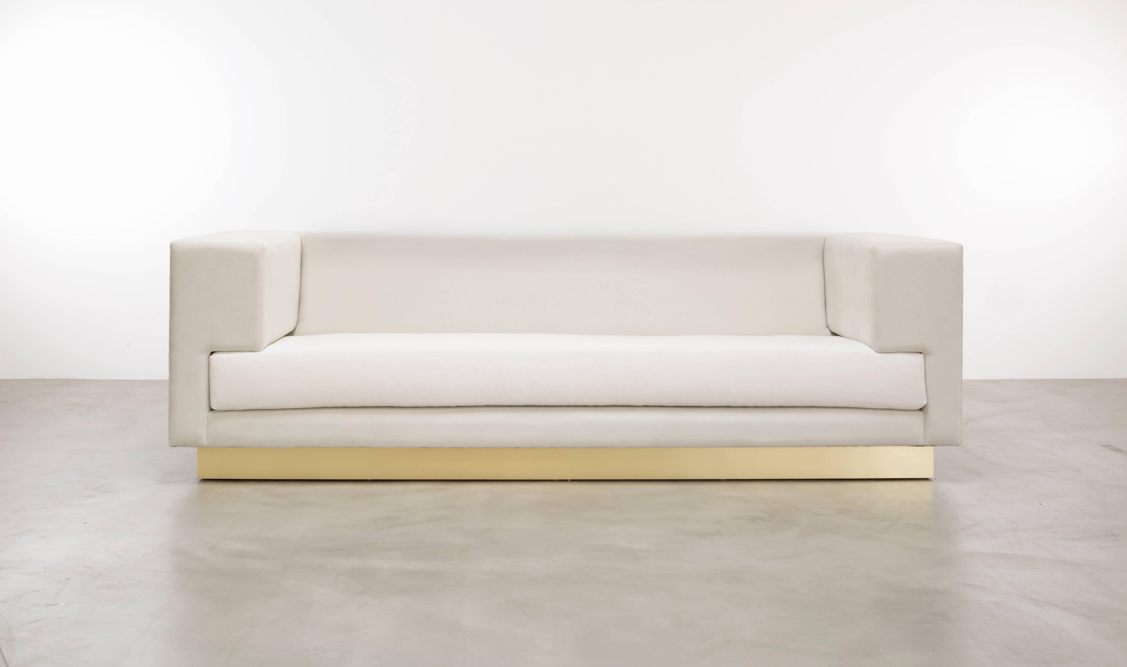 https://a.1stdibscdn.com/archivesE/upload/f_33283/f_94680631515005209642/LACROIX_SOFA_NO_PILLOWS_master.jpg