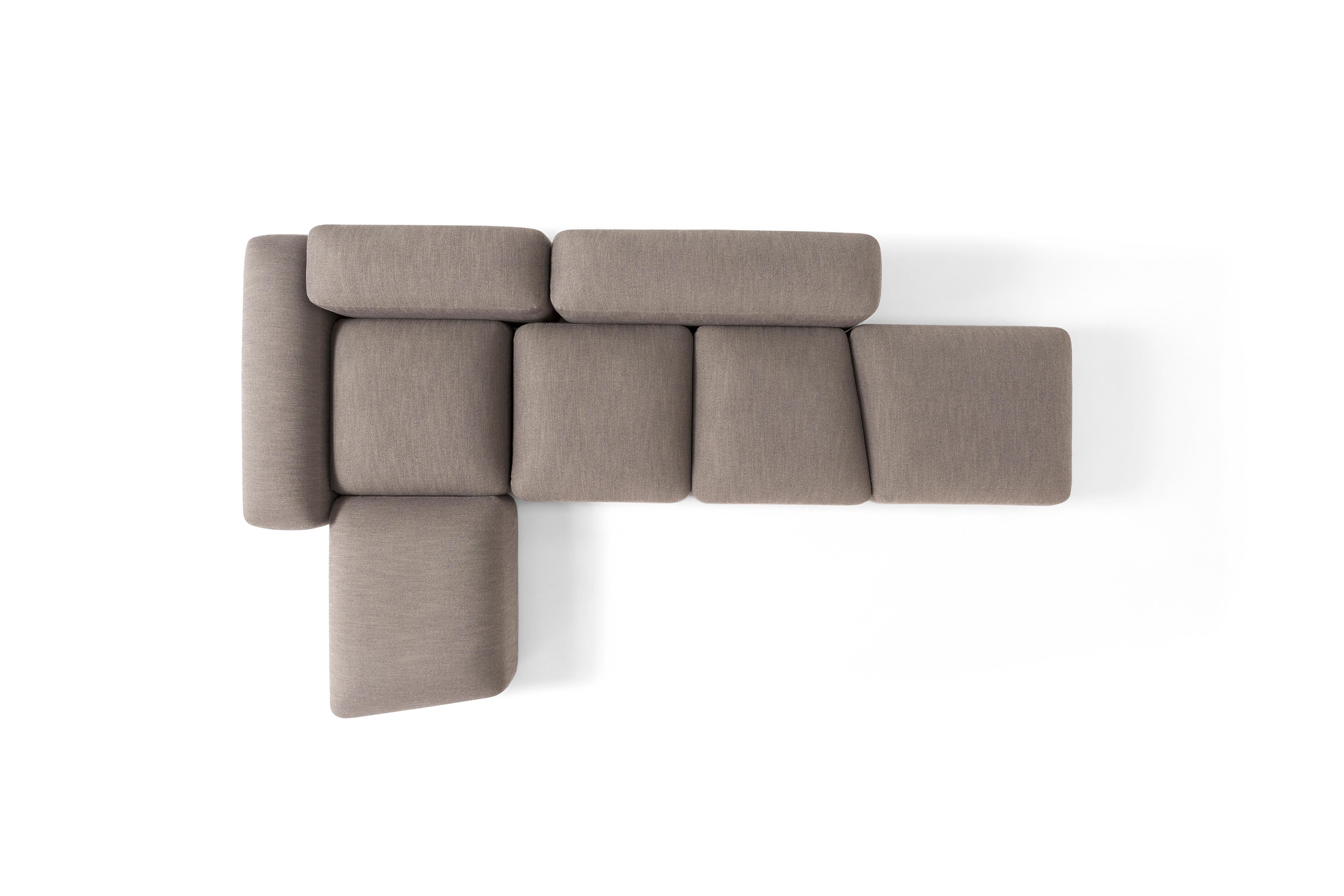 https://a.1stdibscdn.com/modular-and-customizable-sofa-lapis-e019-many-layouts-and-fabrics-available-for-sale-picture-2/f_31233/f_208150021601556140577/LAPIS_E019_linamore116_3_master.jpg