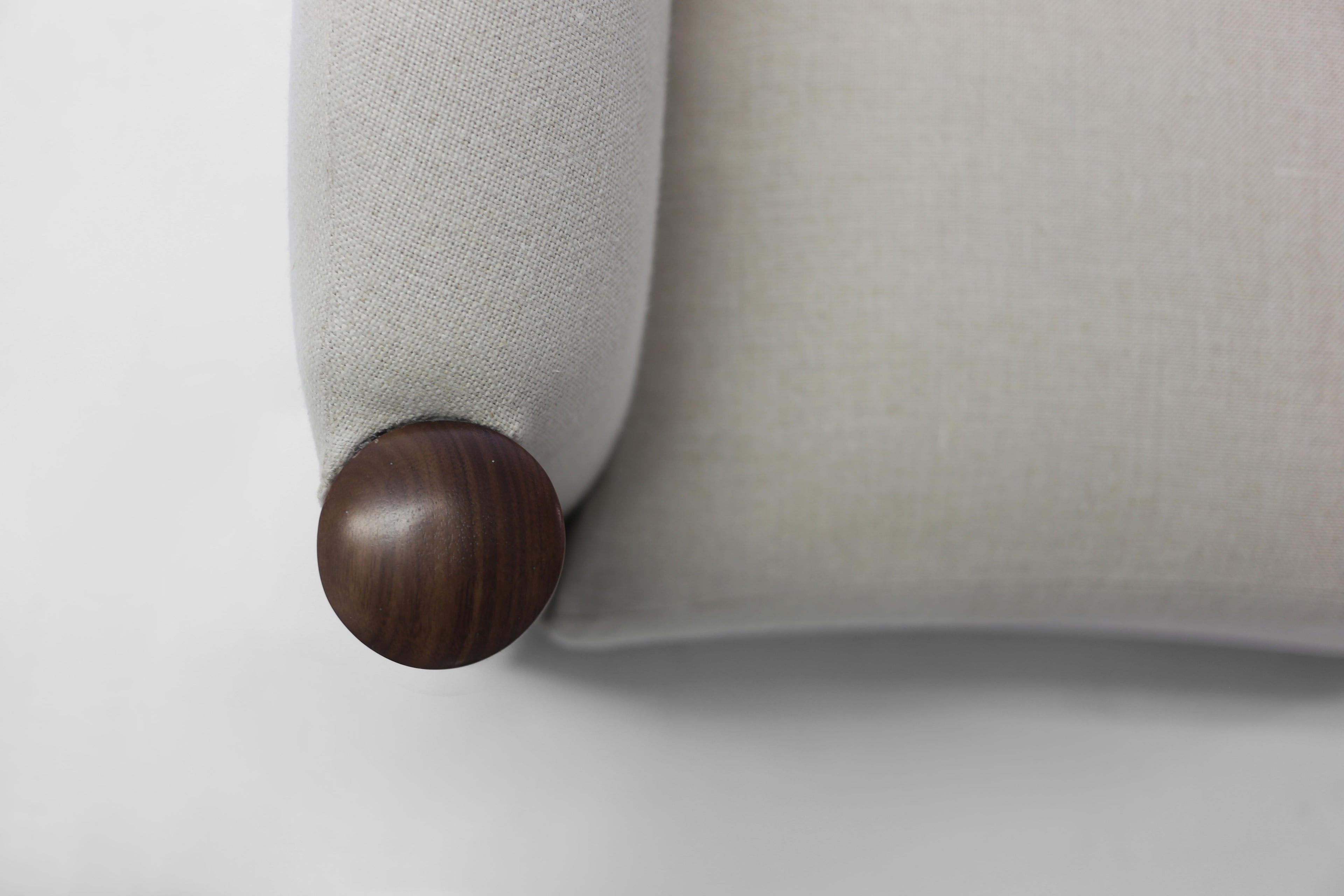 https://a.1stdibscdn.com/rounded-tub-club-chair-on-swivel-shown-in-linen-fabric-with-wood-arm-post-detail-for-sale-picture-11/f_40261/f_126658421542044192254/LF_upholstery_Vila_13__master.jpg
