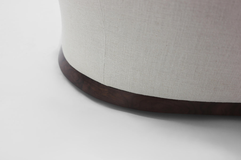 https://a.1stdibscdn.com/rounded-tub-club-chair-on-swivel-shown-in-linen-fabric-with-wood-arm-post-detail-for-sale-picture-12/f_40261/f_126658421542044199511/LF_upholstery_Vila_14__master.jpg