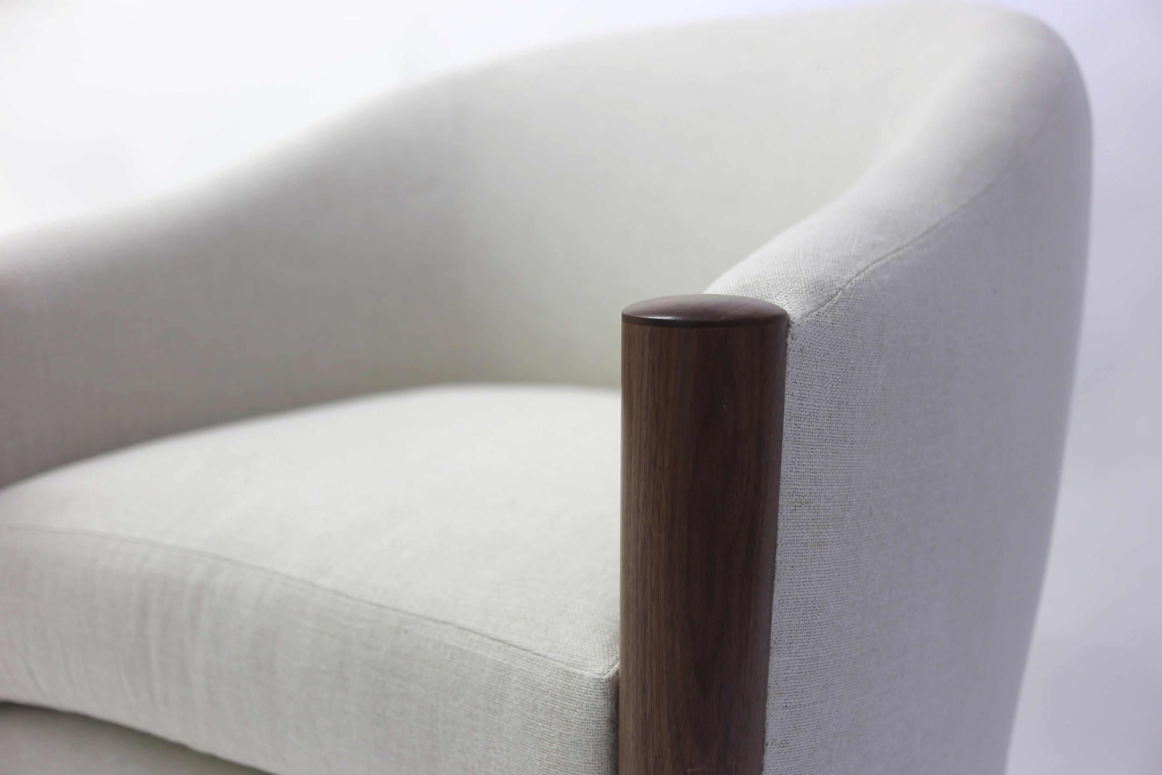 https://a.1stdibscdn.com/rounded-tub-club-chair-on-swivel-shown-in-linen-fabric-with-wood-arm-post-detail-for-sale-picture-13/f_40261/f_126658421542044202719/LF_upholstery_Vila_master.jpg