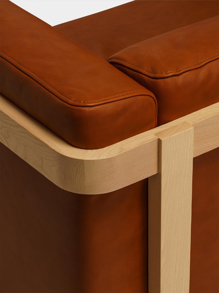 https://a.1stdibscdn.com/lift-minimalist-3-seats-sofa-in-solid-oak-wood-and-leather-seat-for-sale-picture-9/f_60192/f_480420221766057963792/LIFT_3_ASH_8_4x3_2000_master.jpg?width=768
