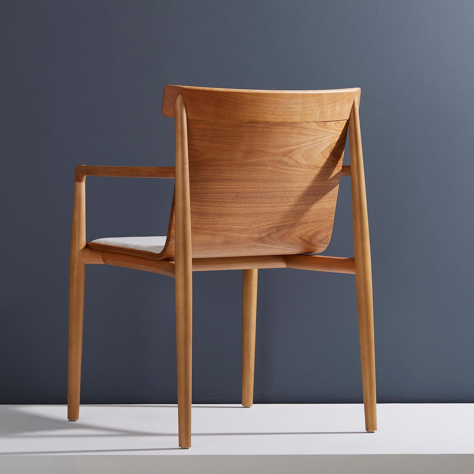 https://a.1stdibscdn.com/contemporary-chair-in-natural-solid-wood-upholstered-natural-wood-back-arms-for-sale-picture-3/f_35593/f_153168421562084990642/LISA_NT_BC_LM_2019_05_30_Emporio_DanielSimonini_0299_master.jpg