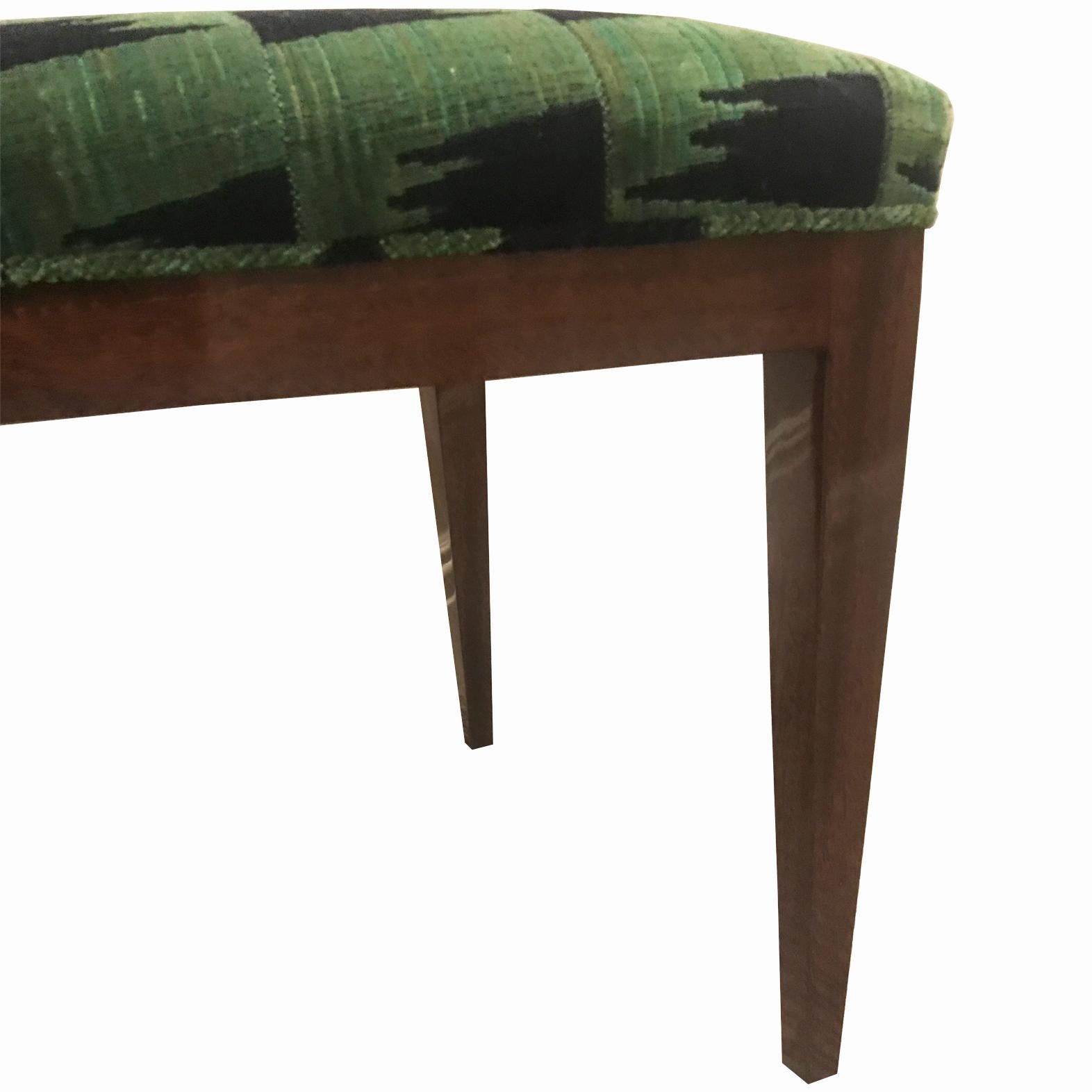https://a.1stdibscdn.com/six-mahogany-klismos-dining-chair-with-com-upholstery-for-sale-picture-5/f_51062/f_428555021734708964583/LISTING_4_klismos_chair_4_master.jpg